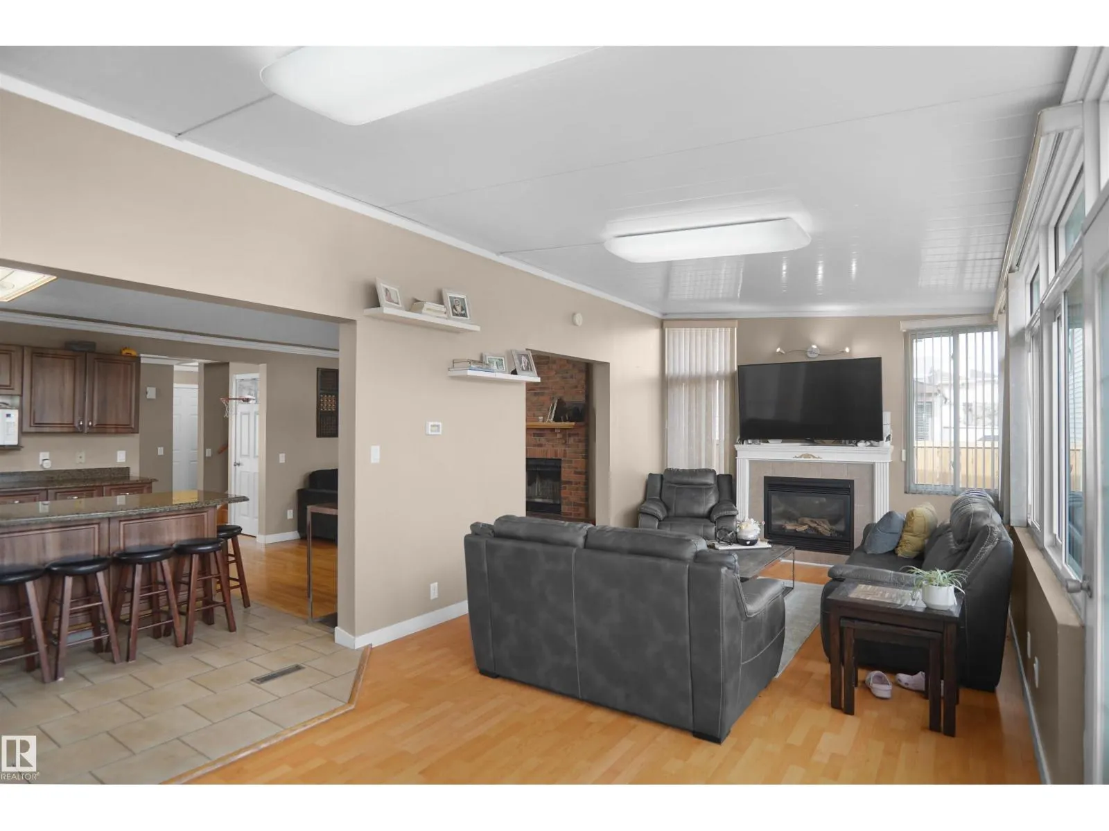 15519 70 ST NW