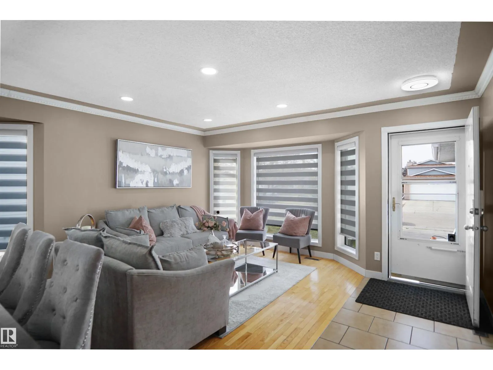 15519 70 ST NW
