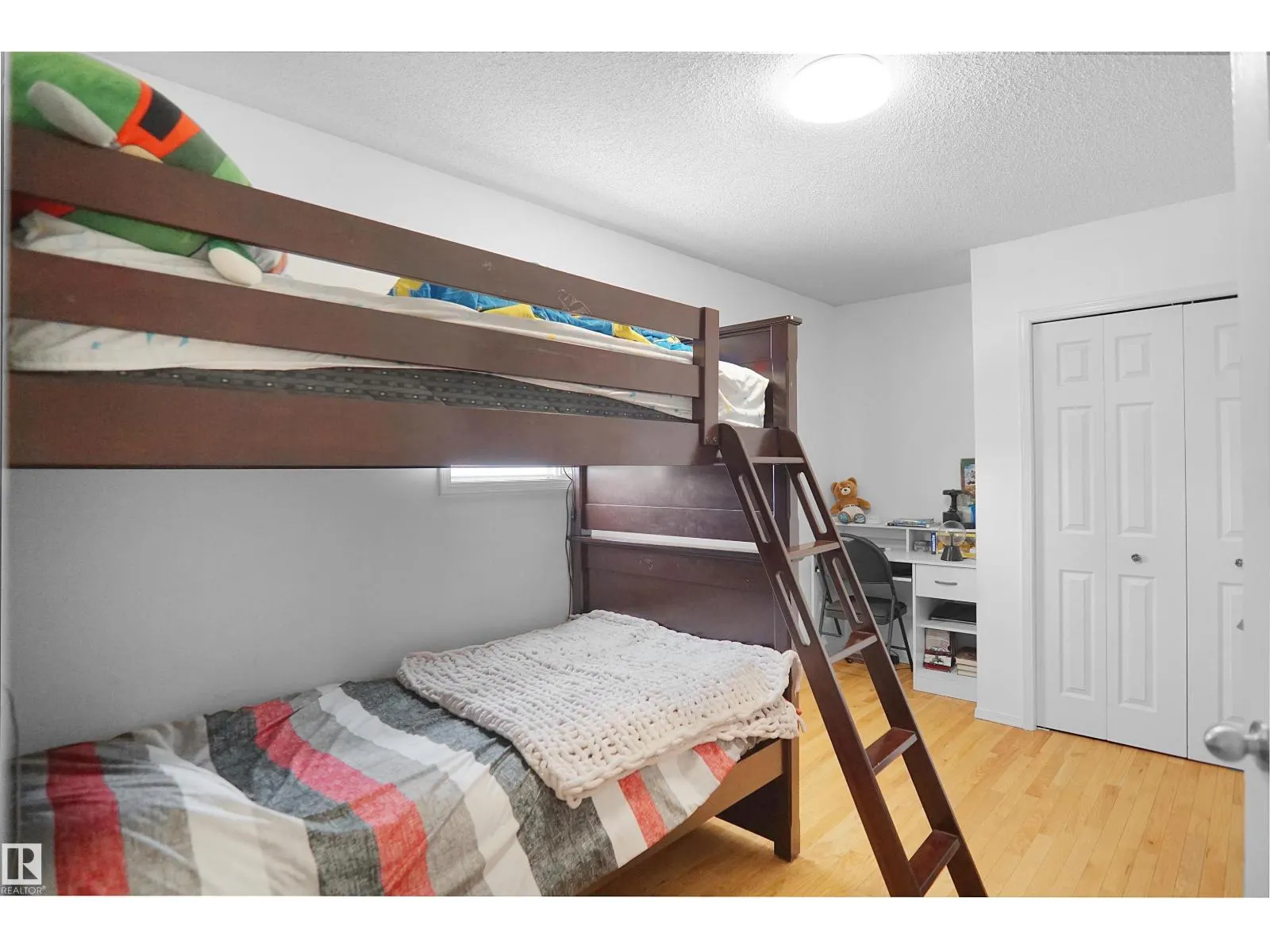 15519 70 ST NW