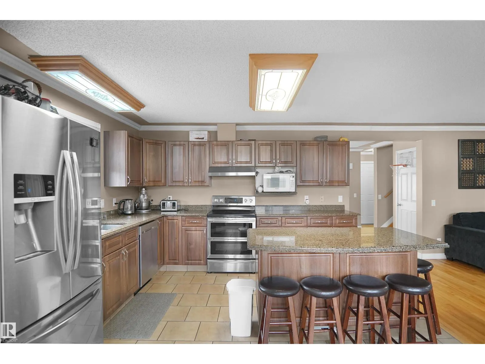 15519 70 ST NW