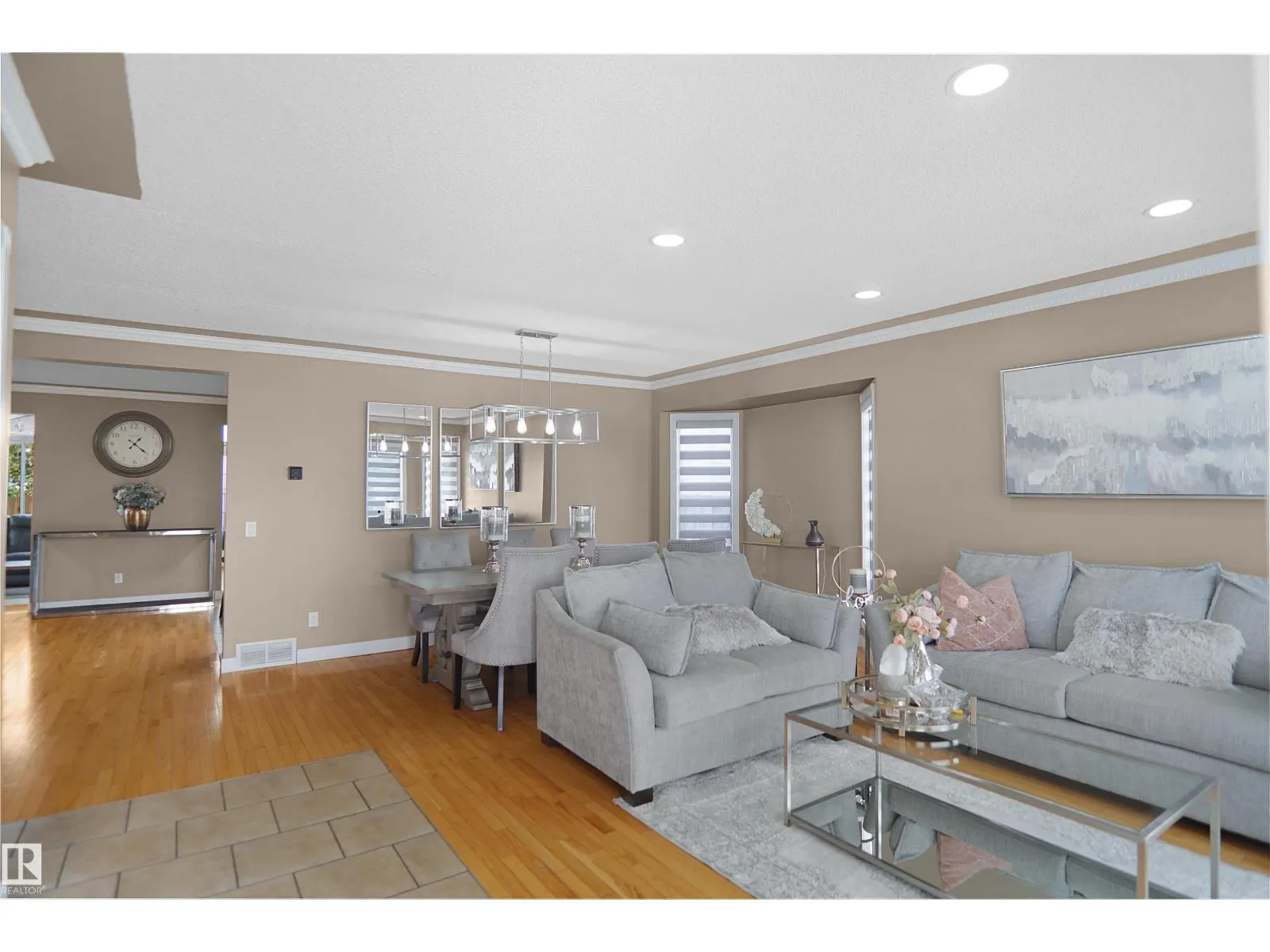 15519 70 ST NW