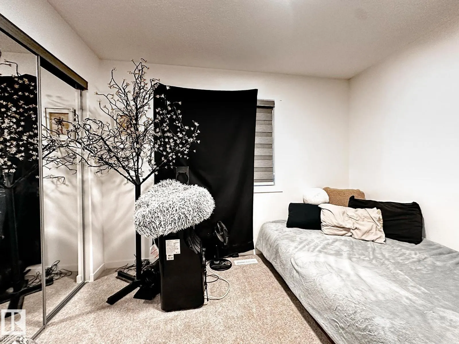 #13 1025 SECORD PROMENADE PM NW