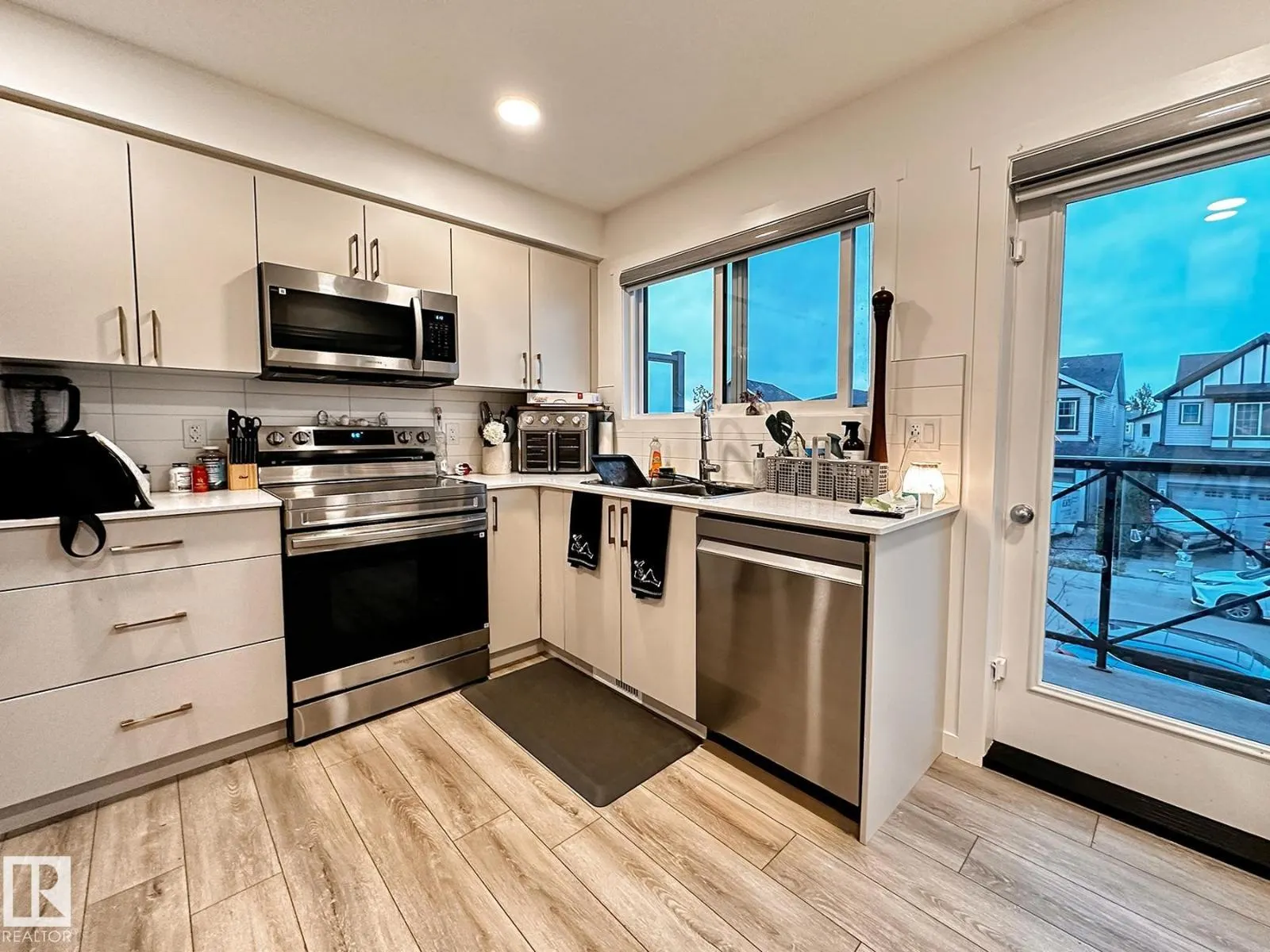 #13 1025 SECORD PROMENADE PM NW