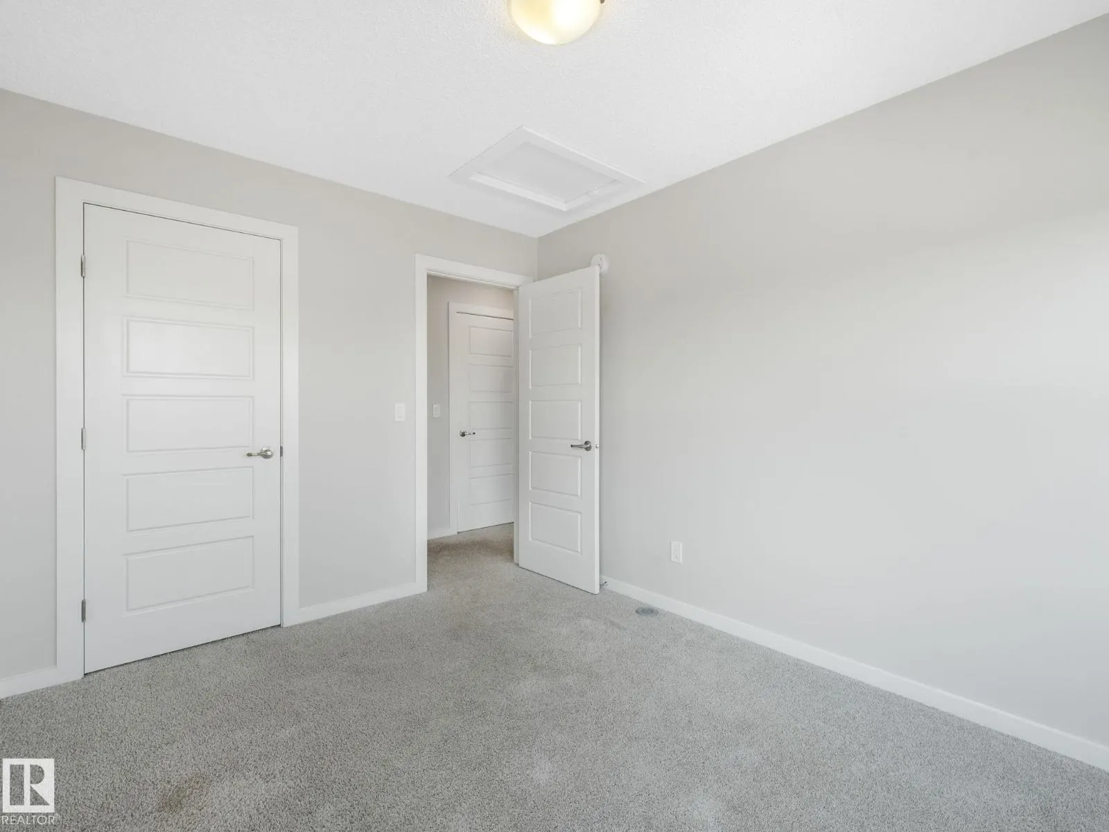1407 DARBY GREEN GR SW