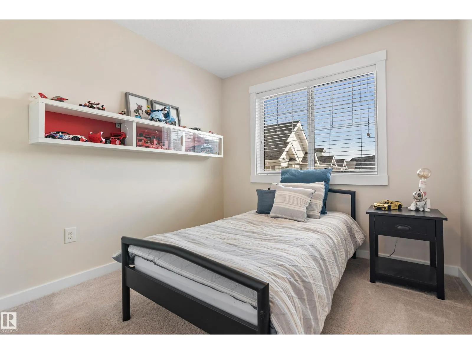 #43 903 CRYSTALLINA NERA WY NW
