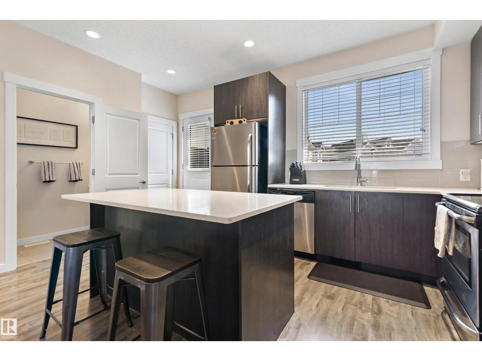 #43 903 CRYSTALLINA NERA WY NW