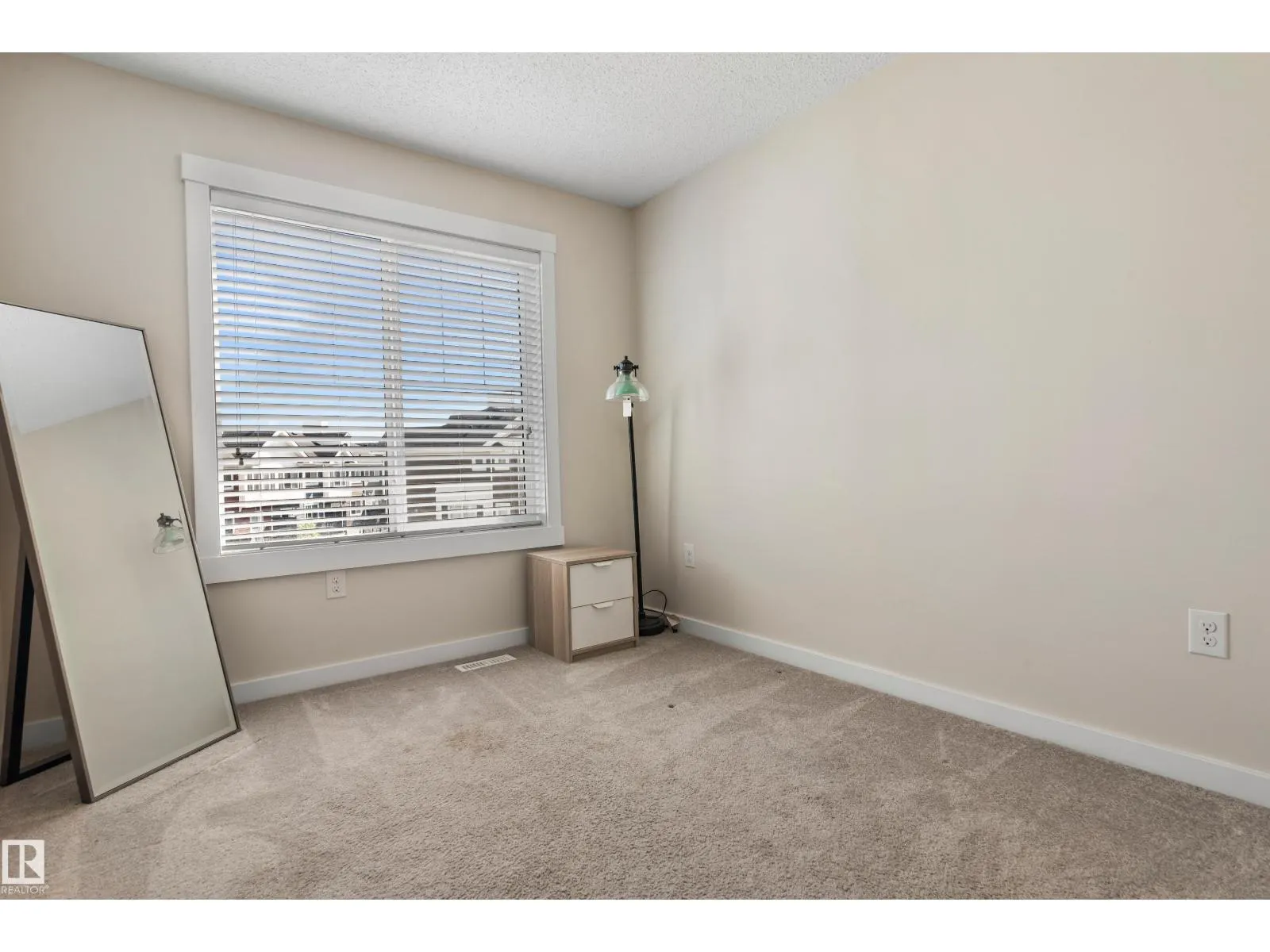 #43 903 CRYSTALLINA NERA WY NW