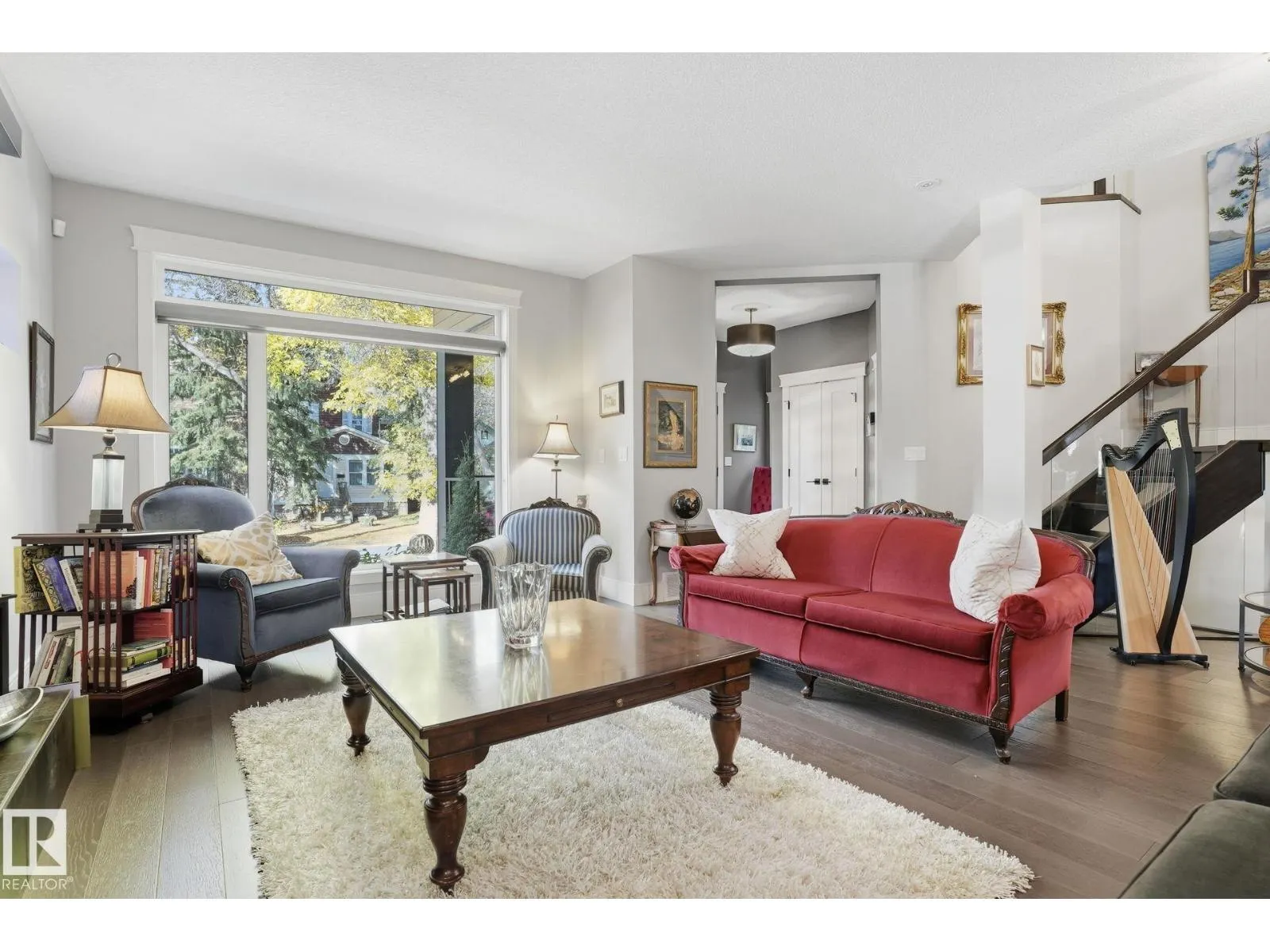 11121 81 AV NW