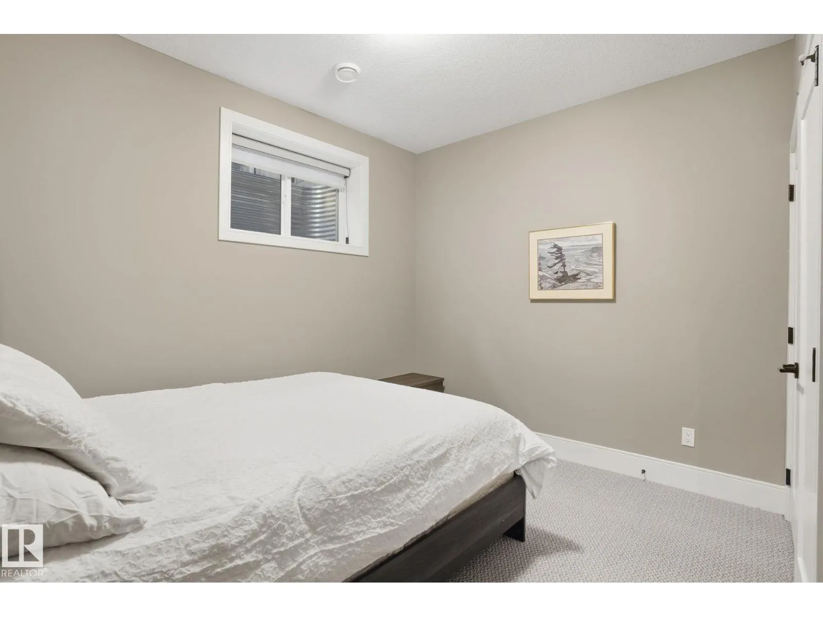 11121 81 AV NW