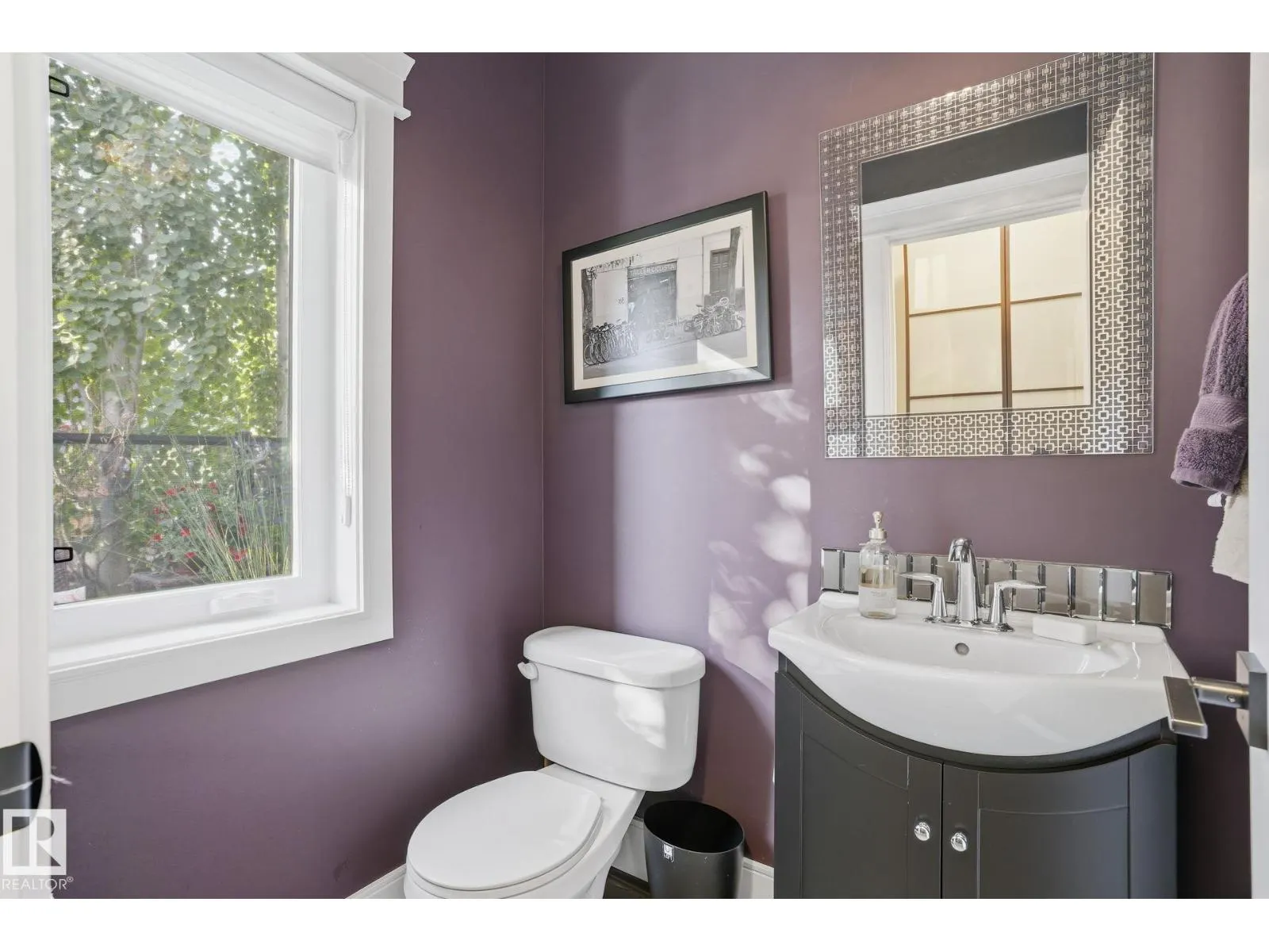 11121 81 AV NW
