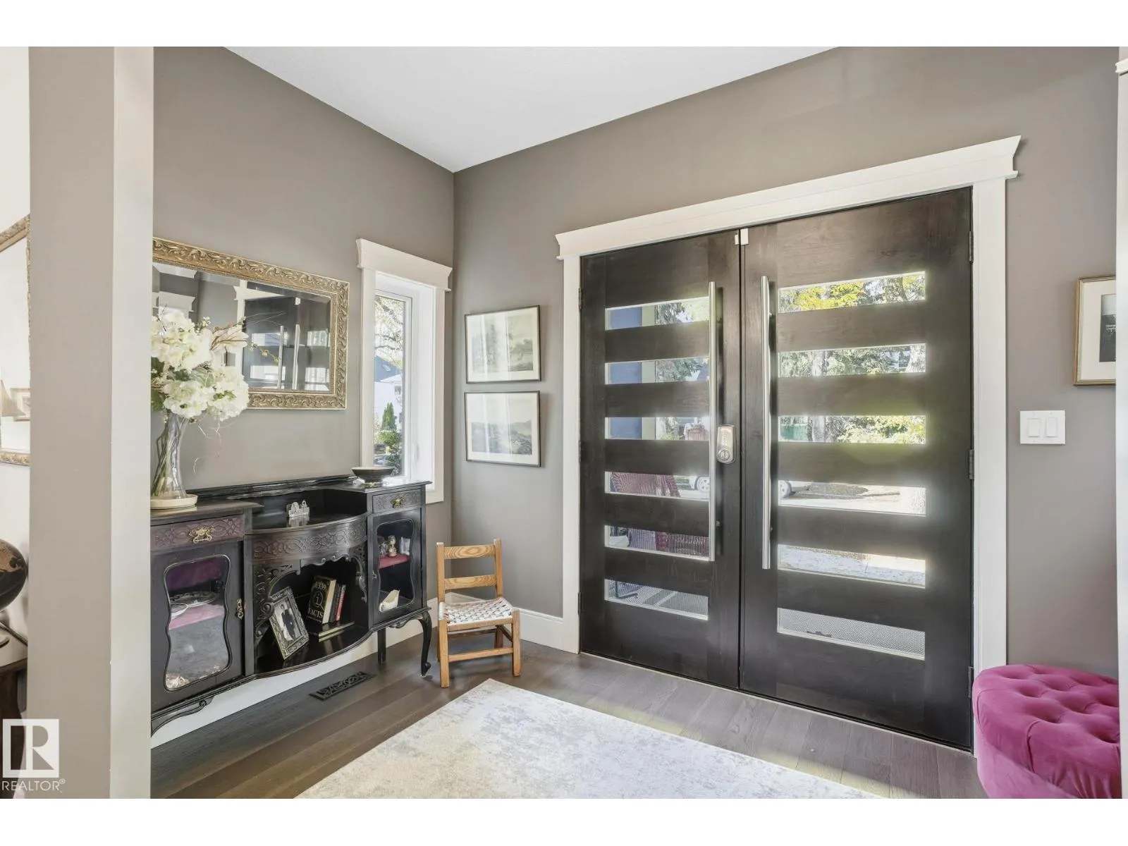 11121 81 AV NW