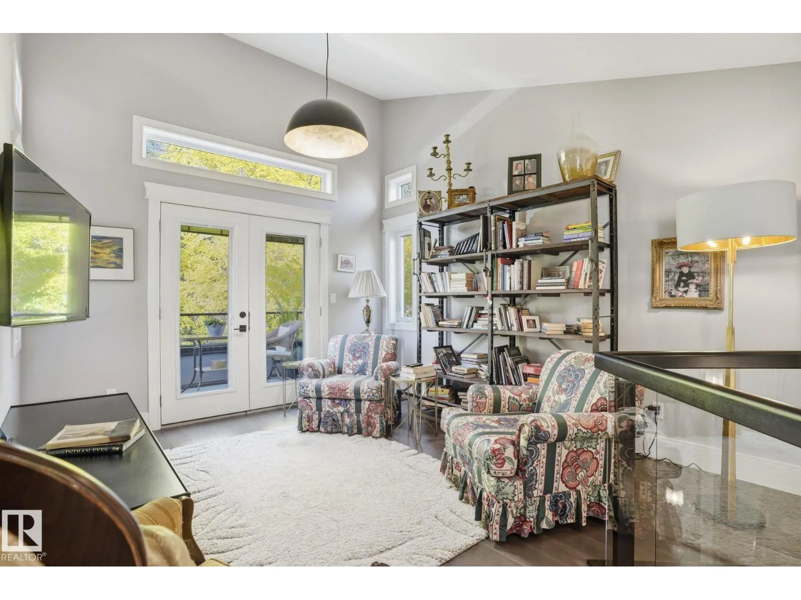 11121 81 AV NW