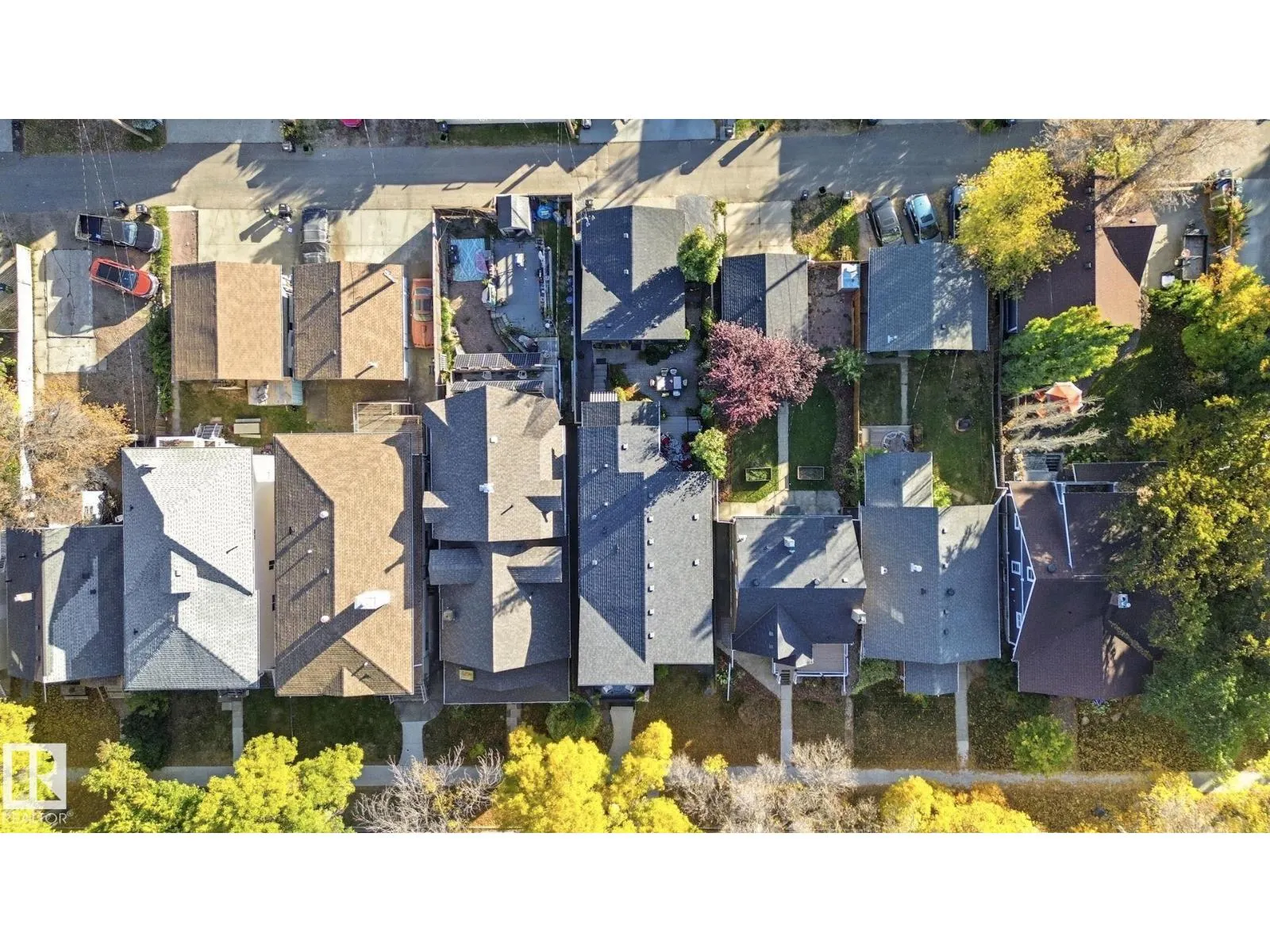 11121 81 AV NW