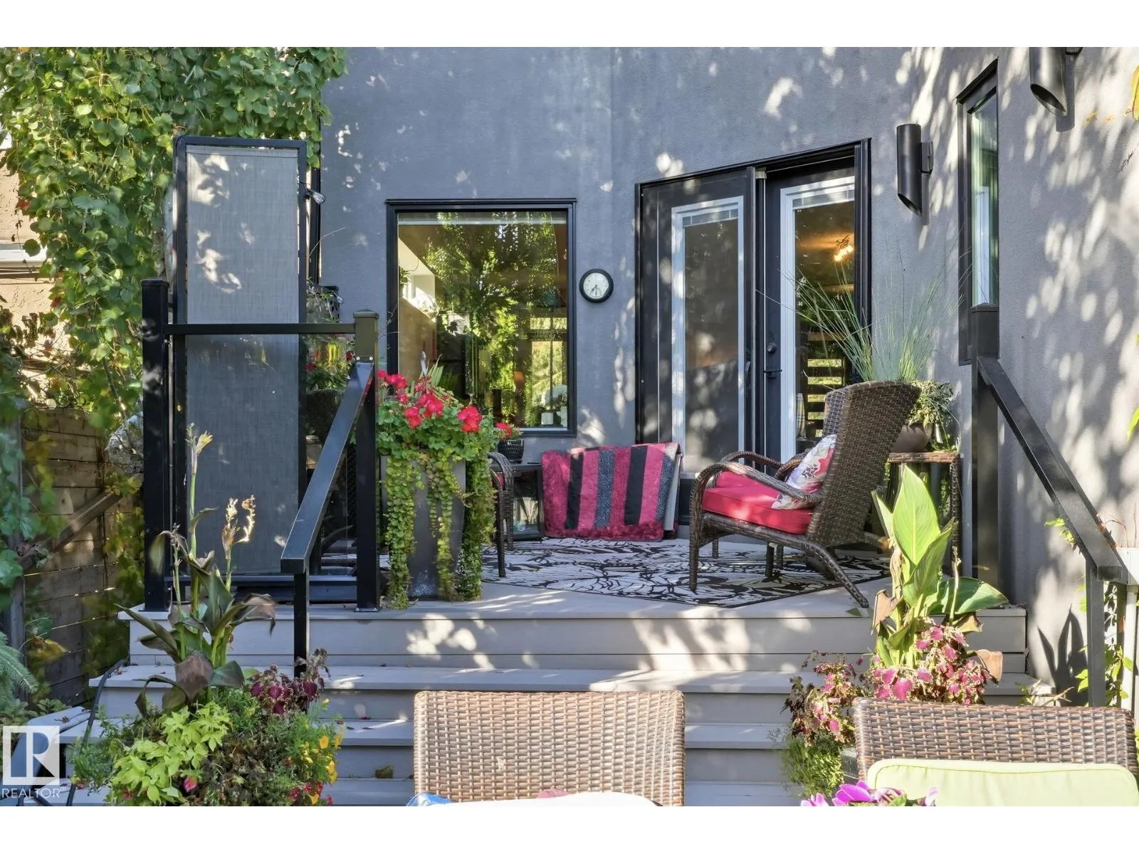 11121 81 AV NW
