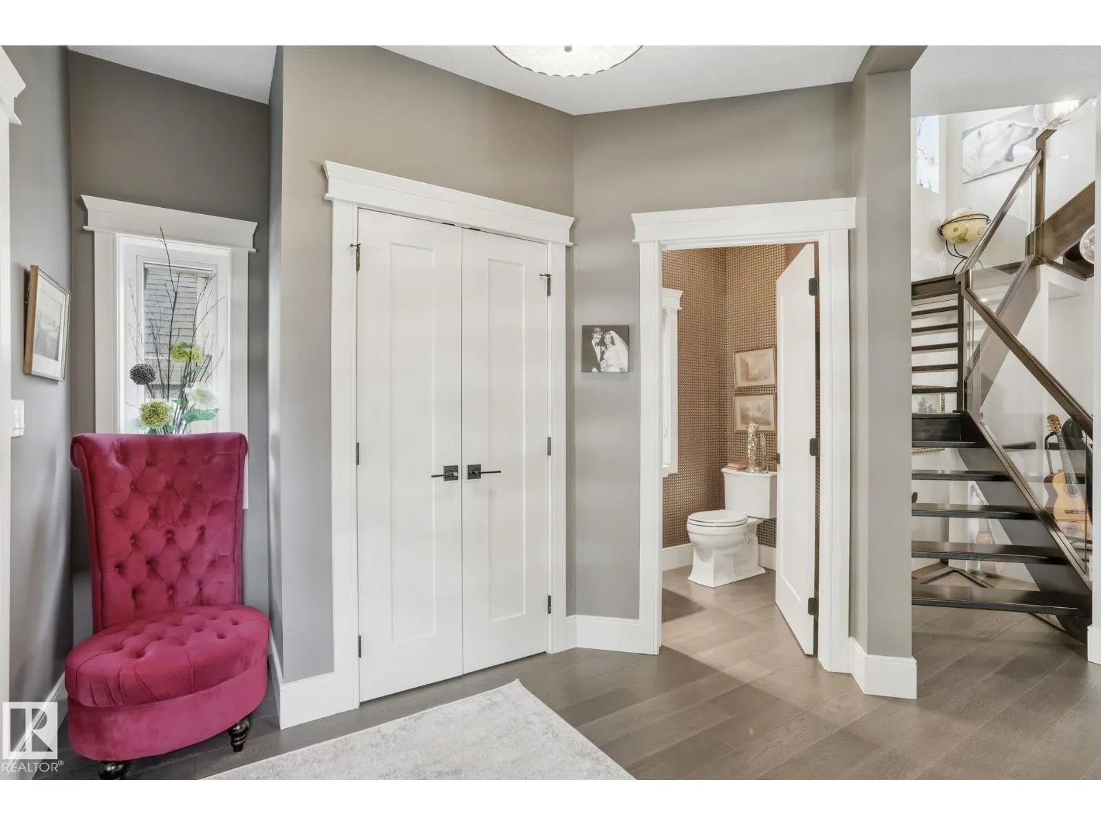 11121 81 AV NW