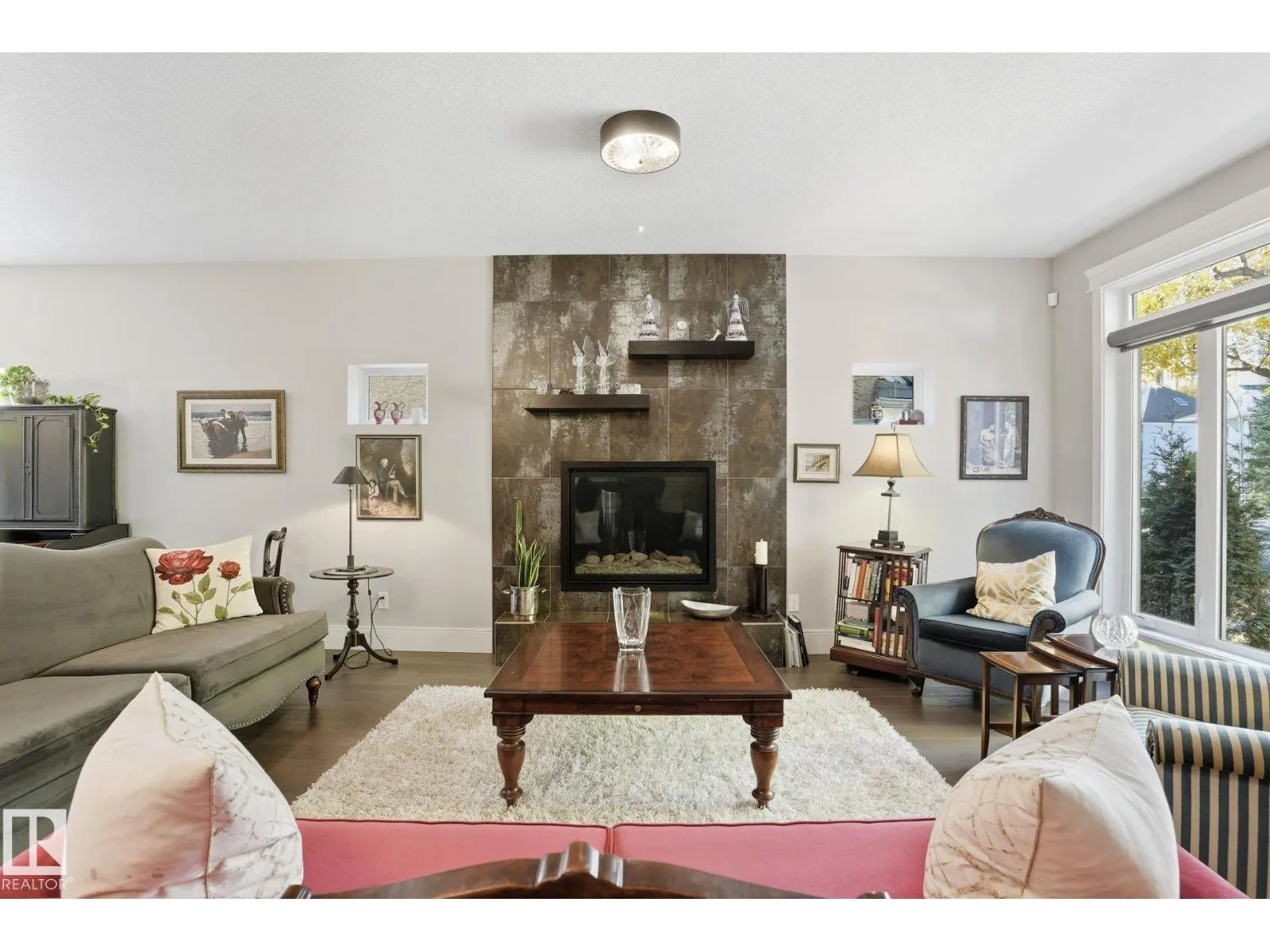 11121 81 AV NW