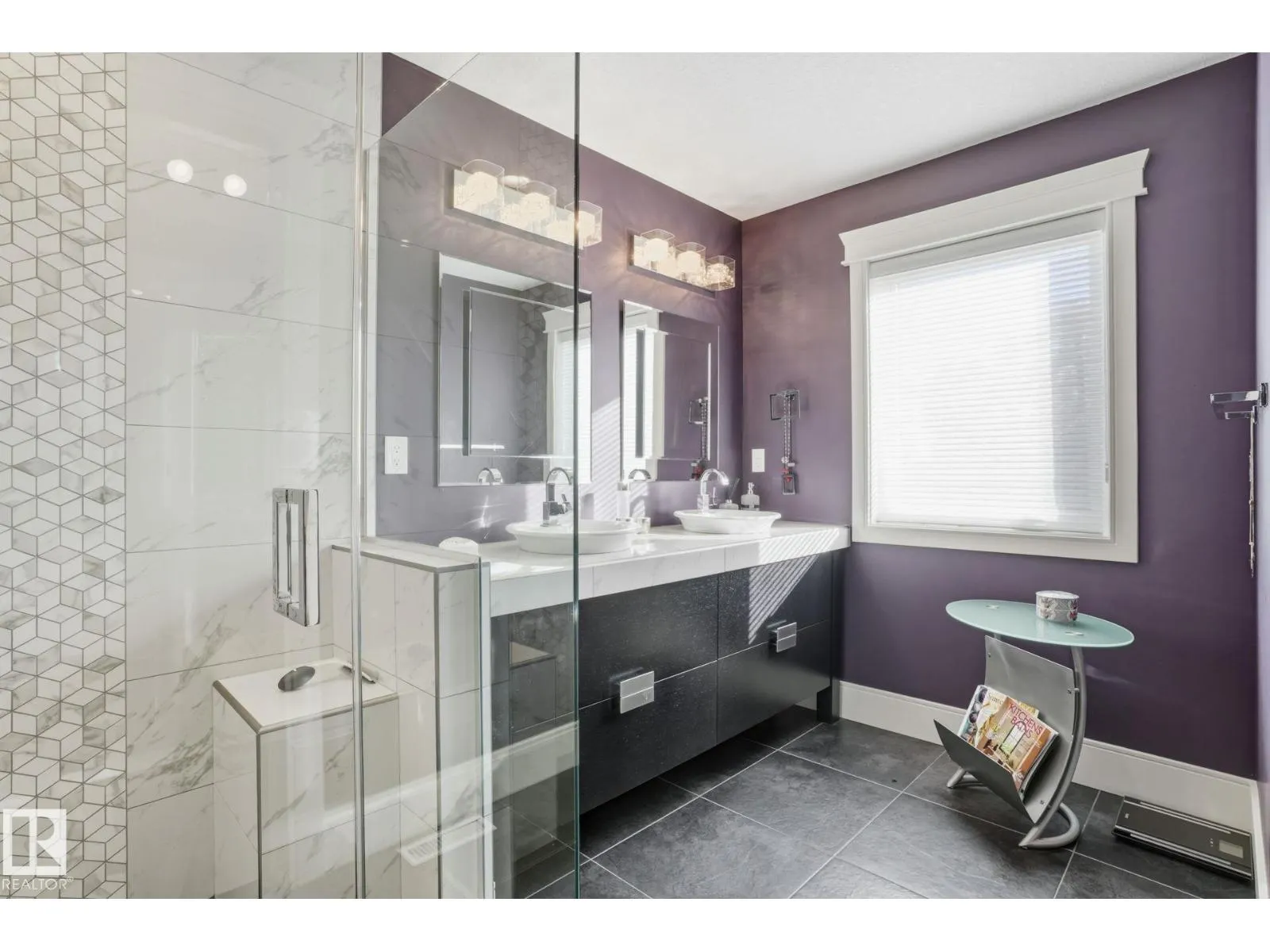 11121 81 AV NW