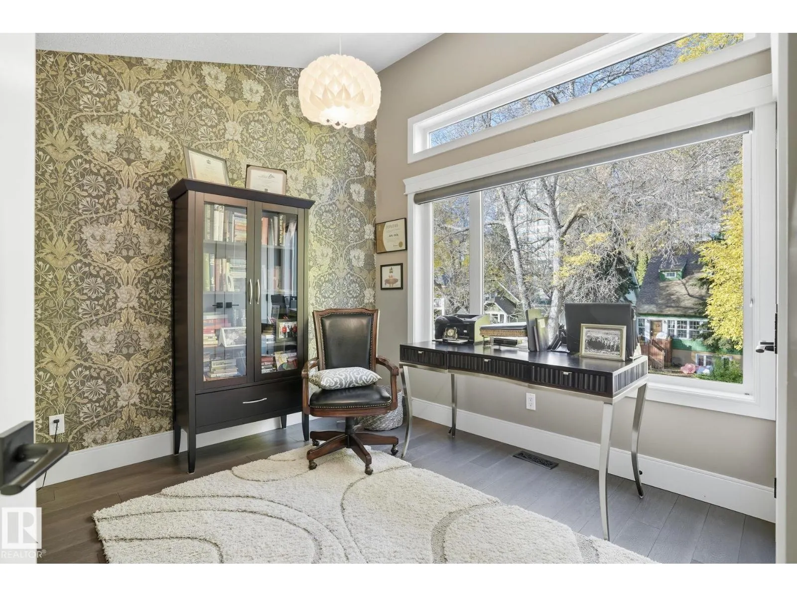 11121 81 AV NW