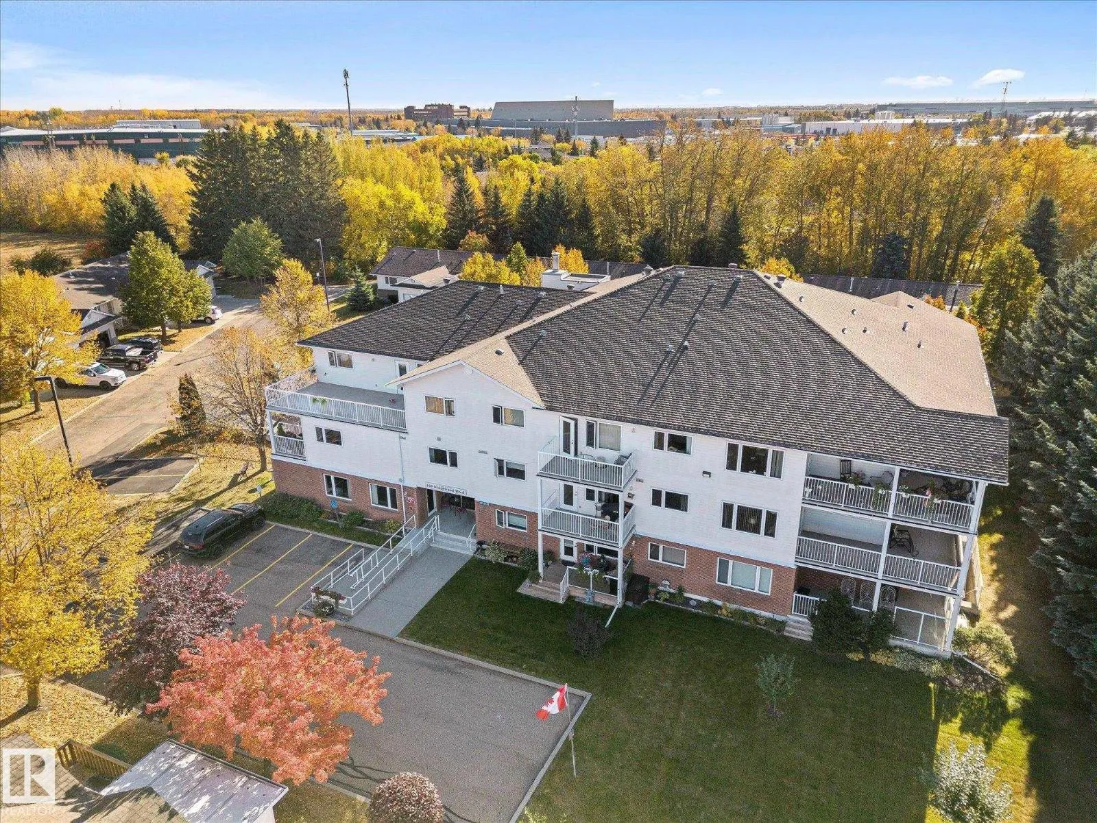 #203 160 KINGSWOOD BV