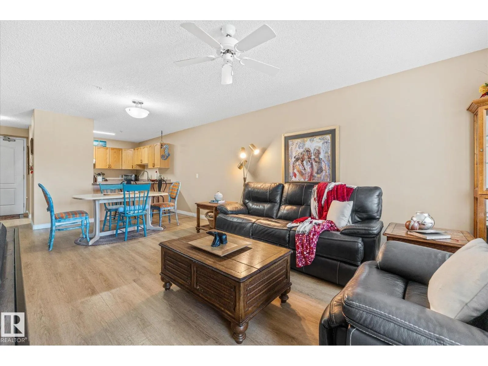 #203 160 KINGSWOOD BV