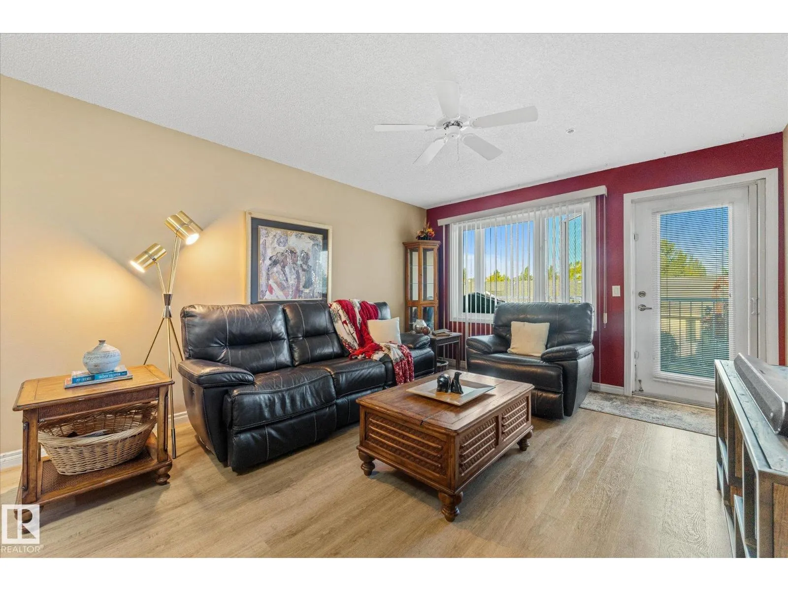 #203 160 KINGSWOOD BV