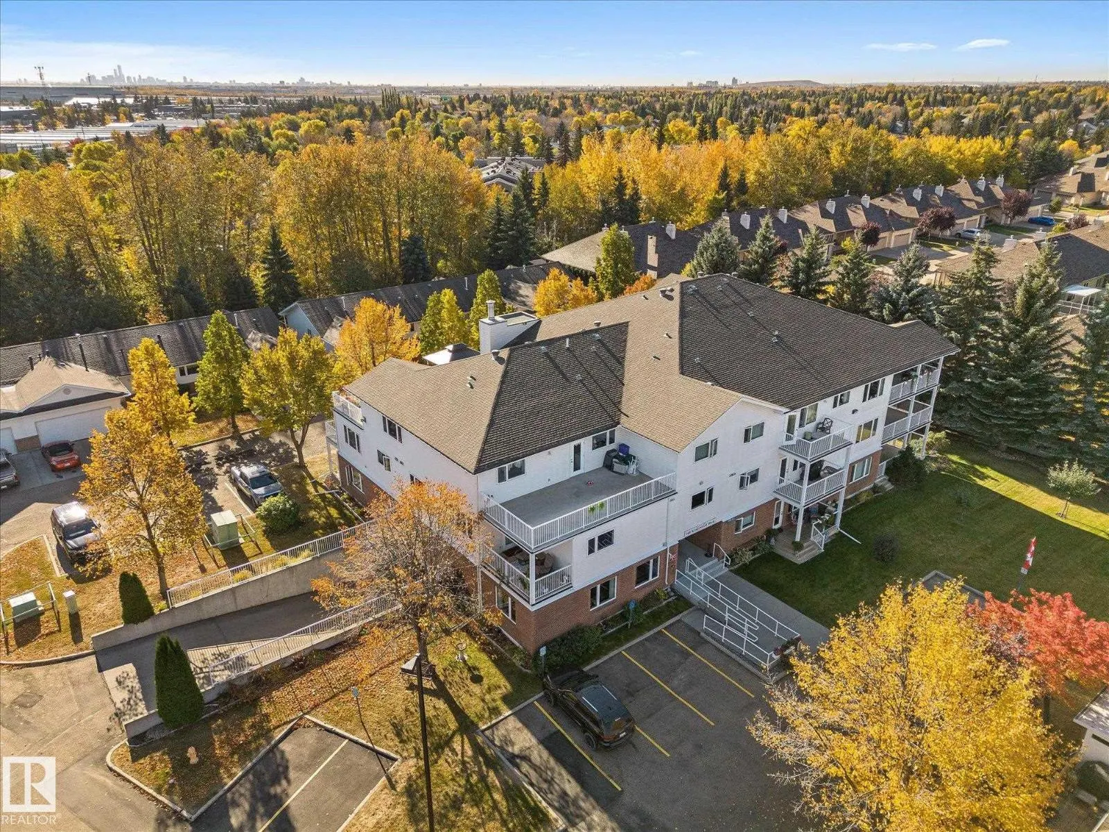 #203 160 KINGSWOOD BV
