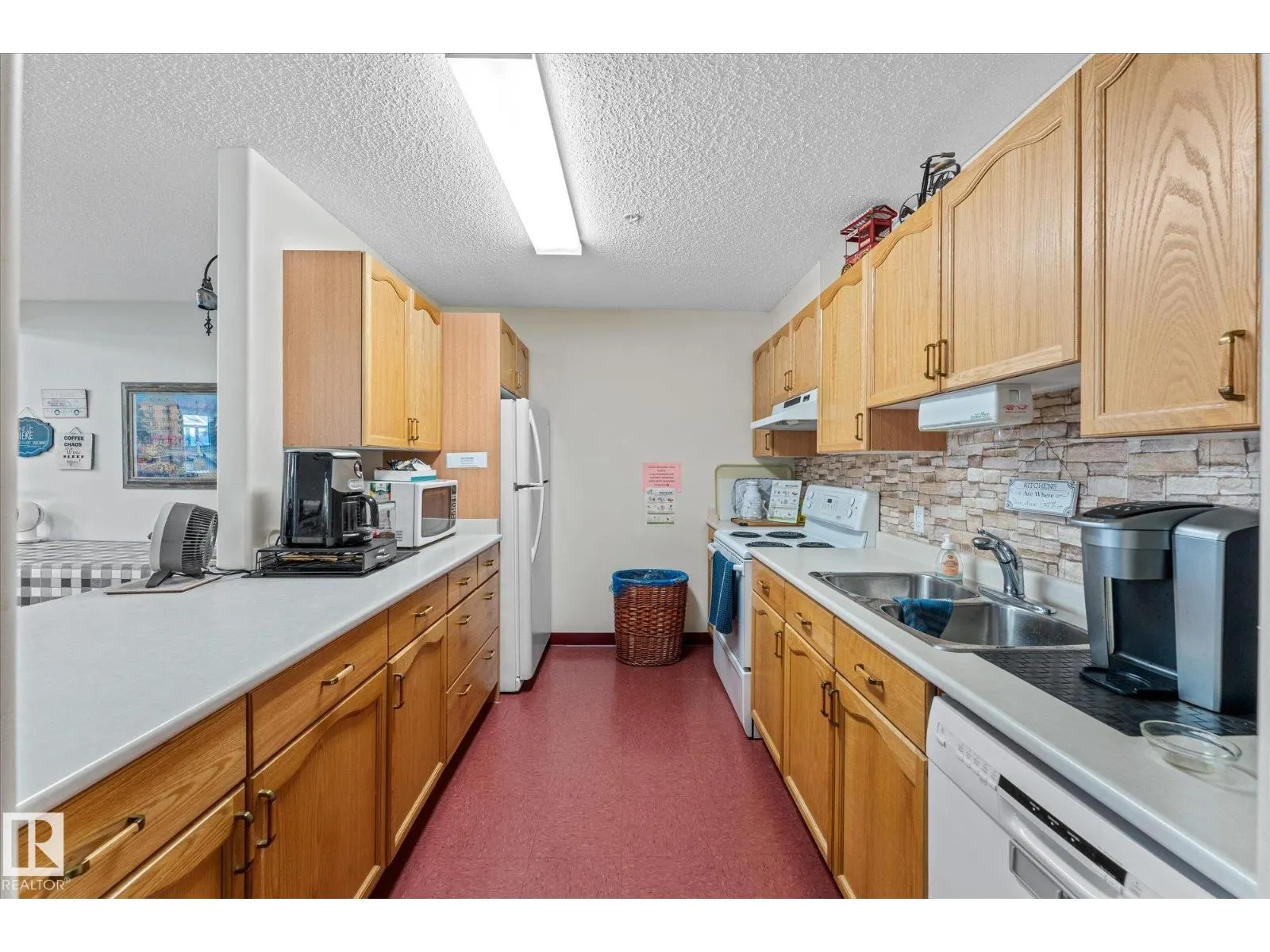 #203 160 KINGSWOOD BV