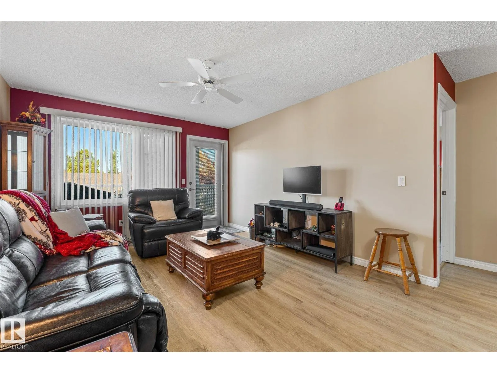 #203 160 KINGSWOOD BV