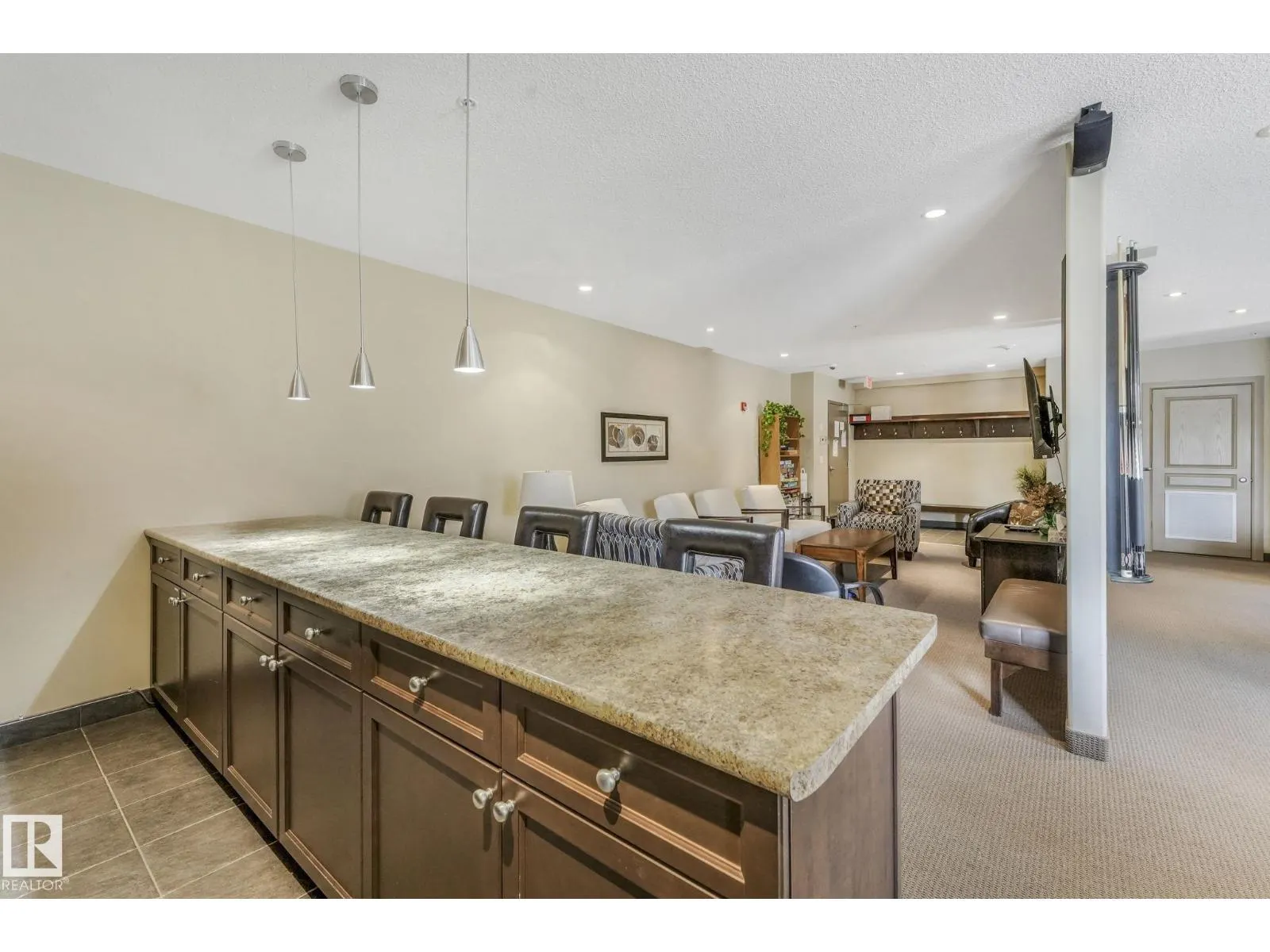 #112 500 PALISADES WY