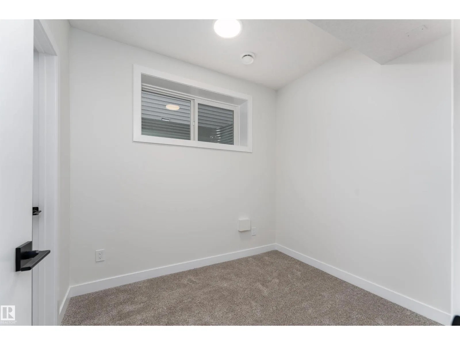 12431 47 ST NW