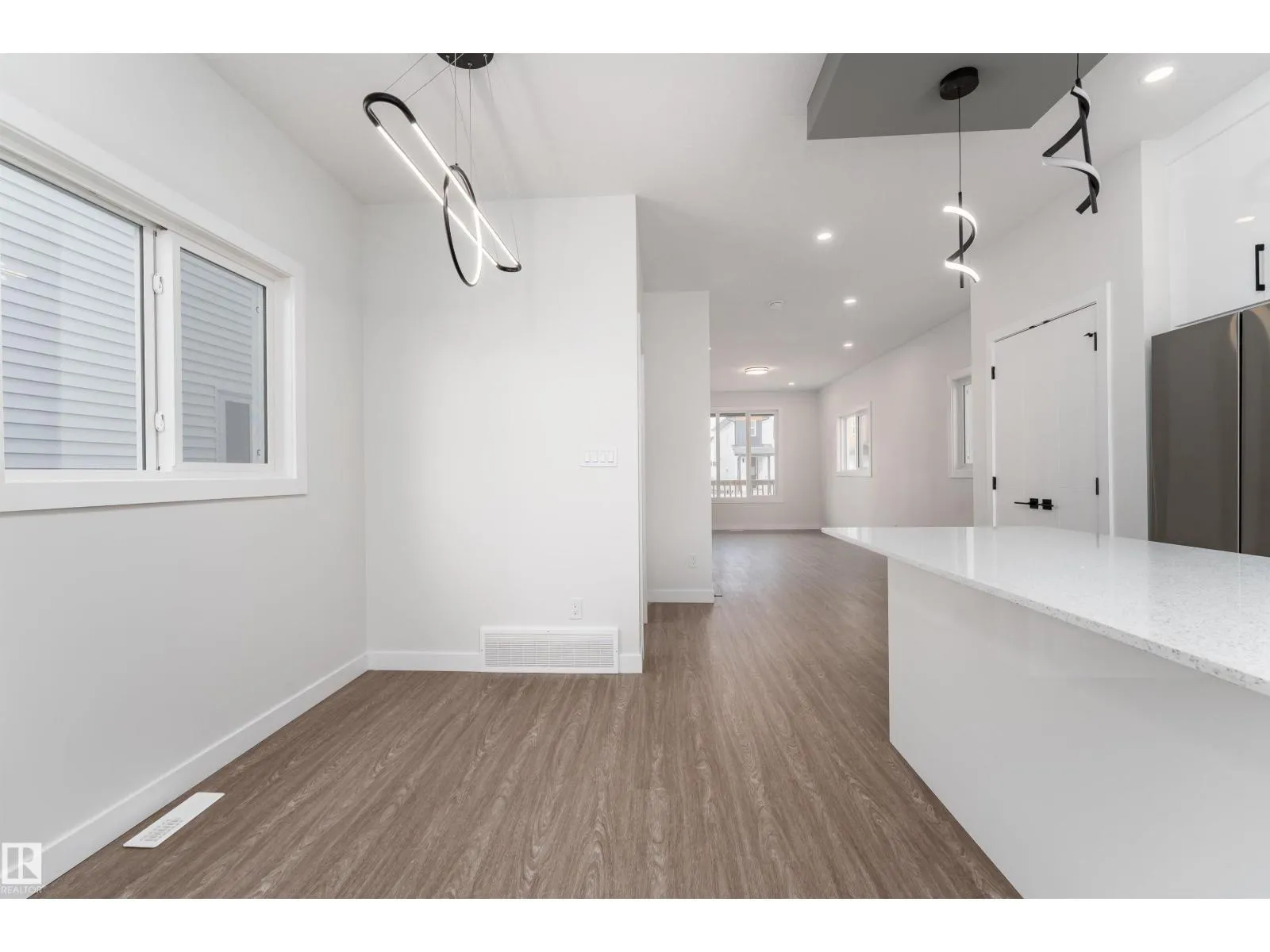 12431 47 ST NW