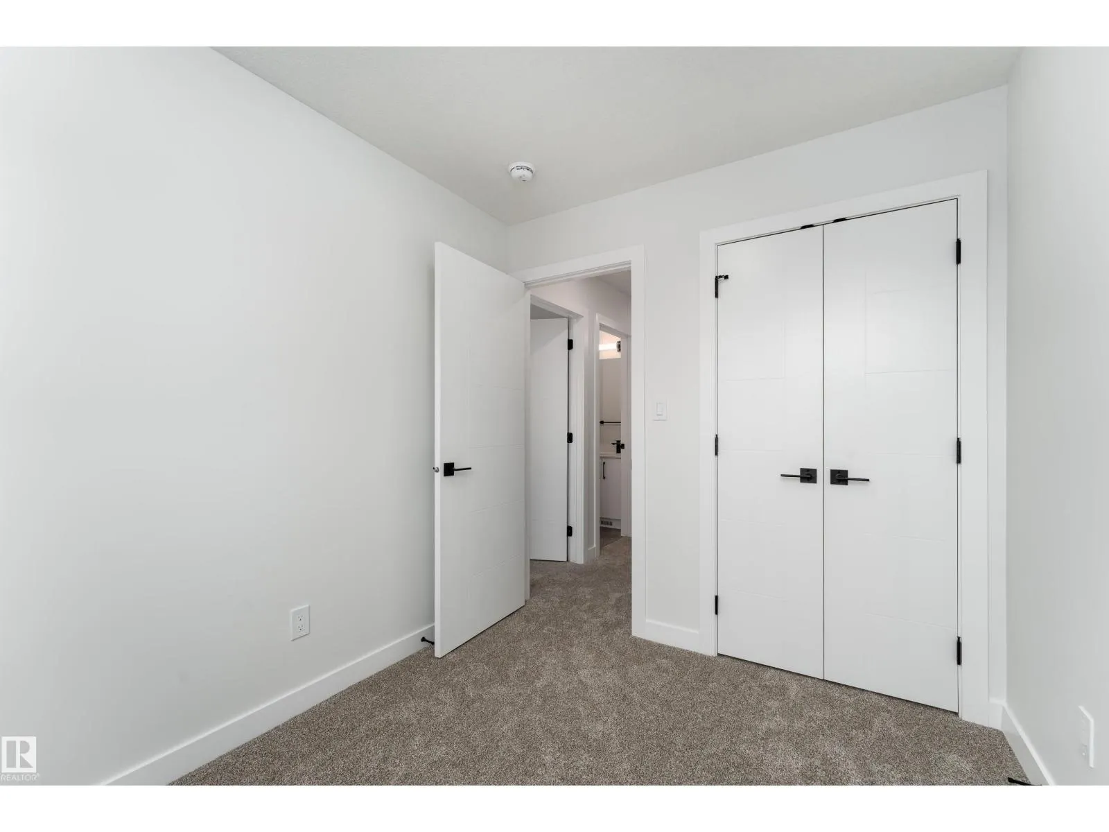 12431 47 ST NW