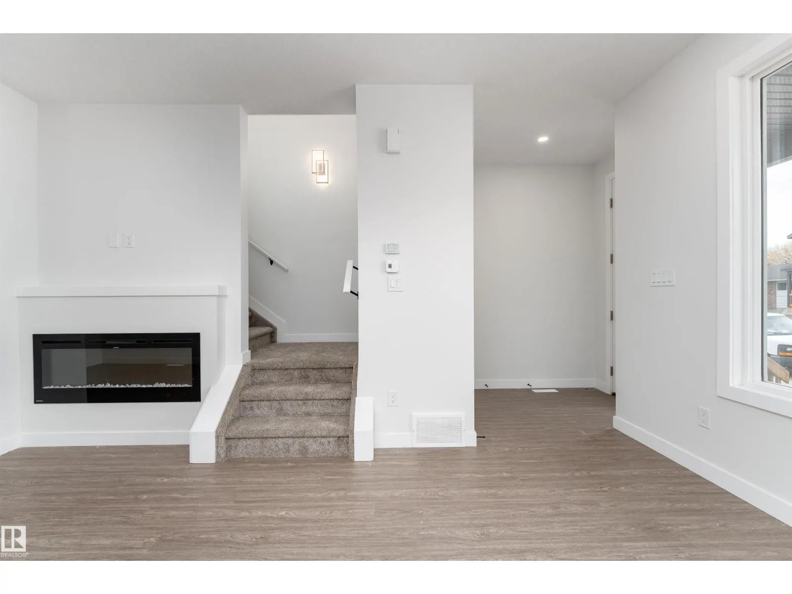 12431 47 ST NW