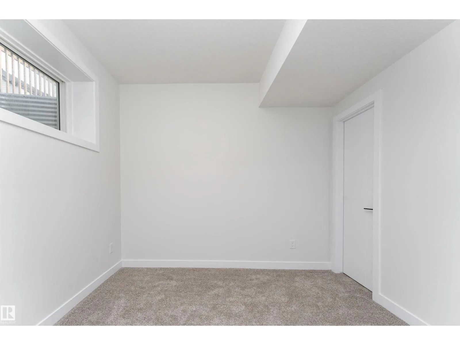 12431 47 ST NW