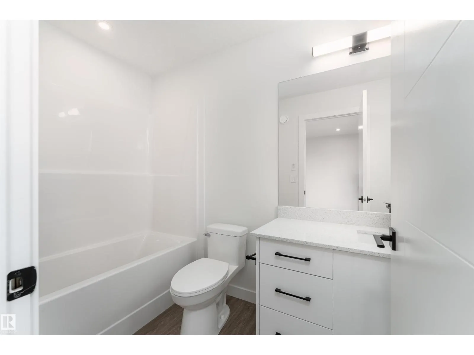 12431 47 ST NW