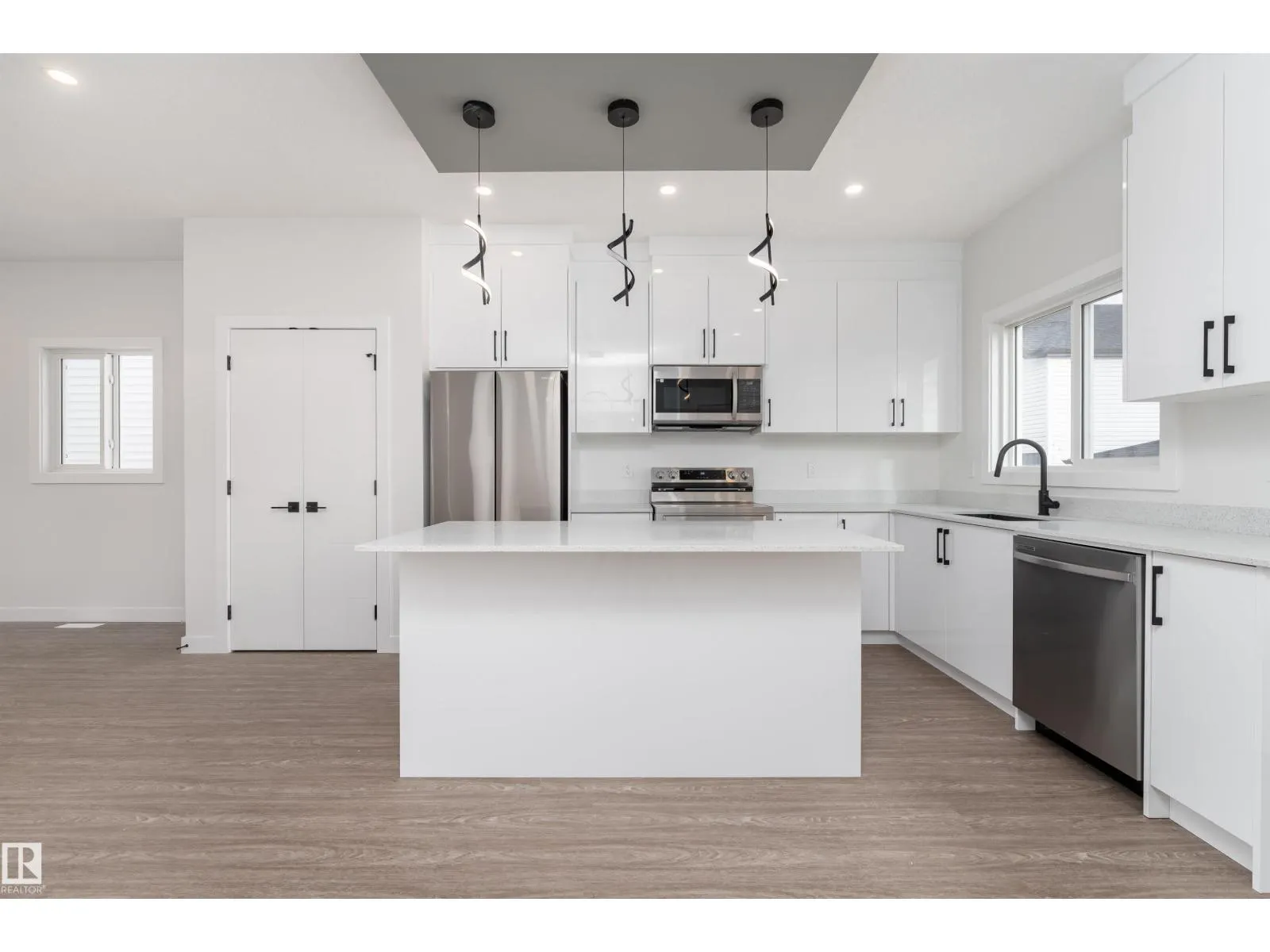 12431 47 ST NW