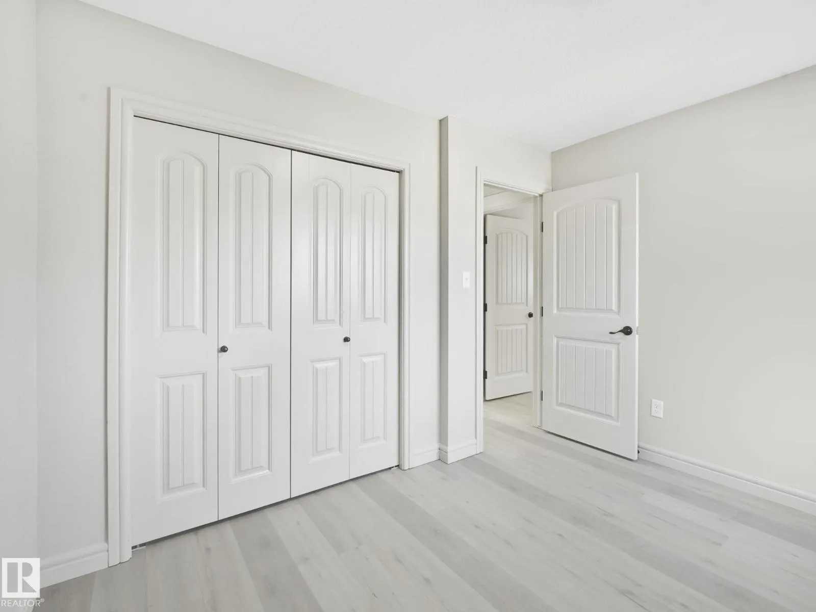 17724 6 AV SW