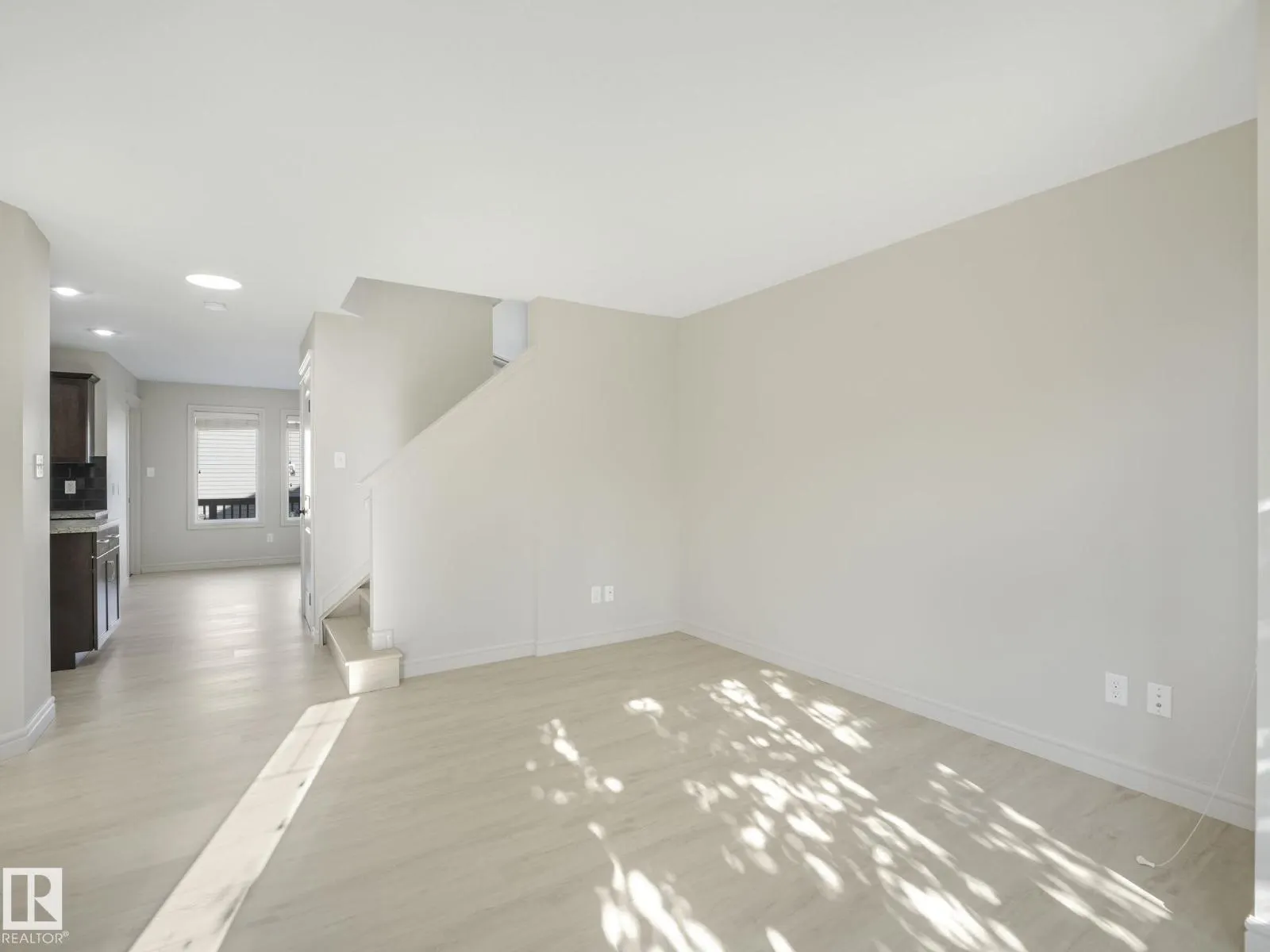 17724 6 AV SW
