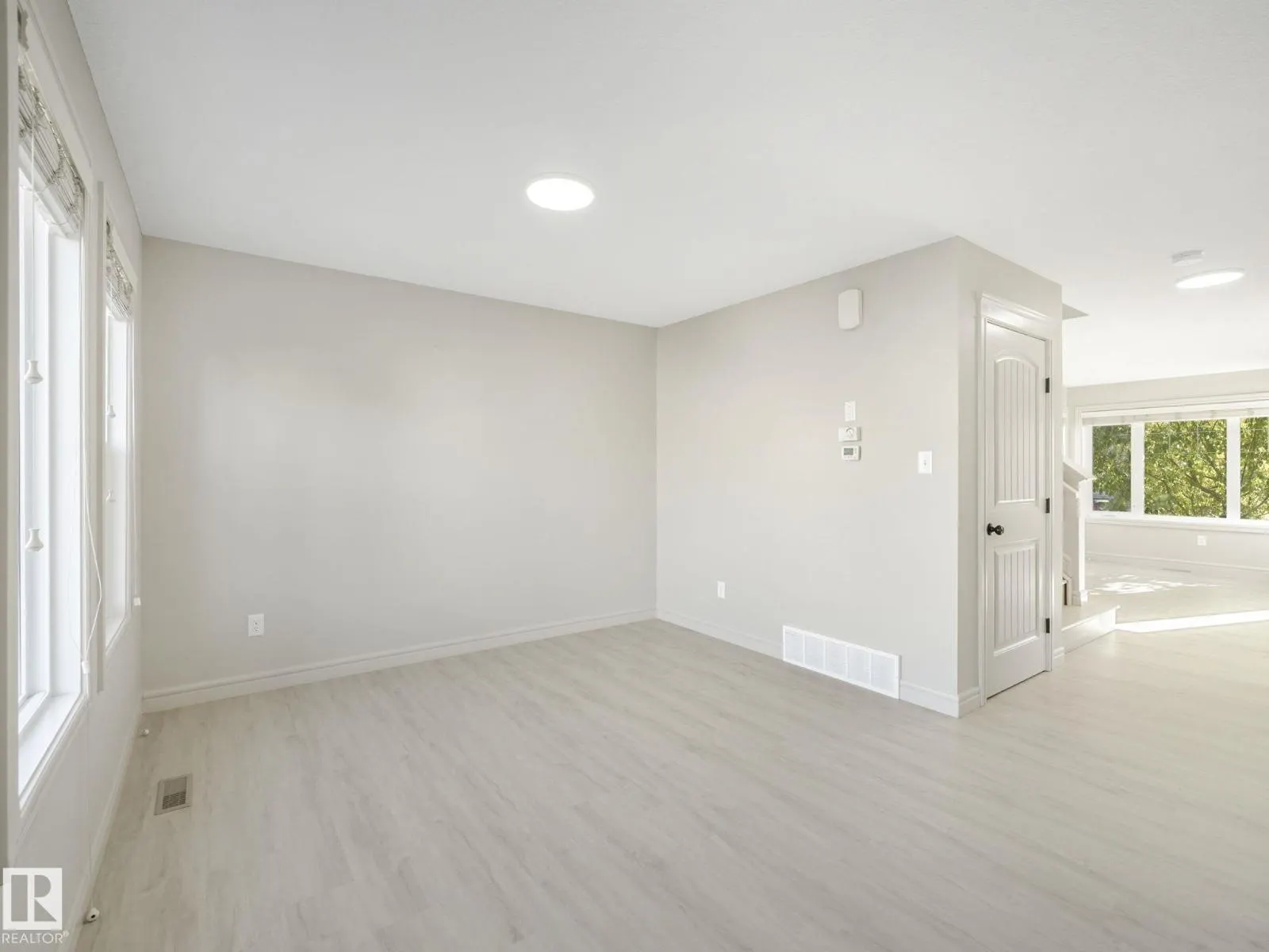 17724 6 AV SW