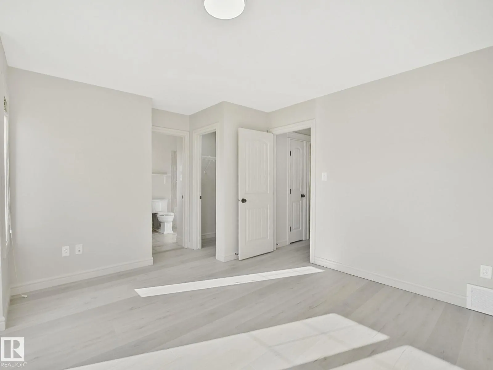 17724 6 AV SW