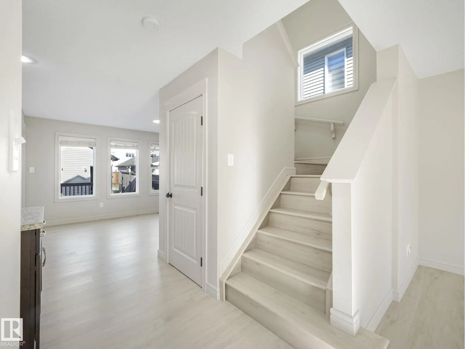 17724 6 AV SW