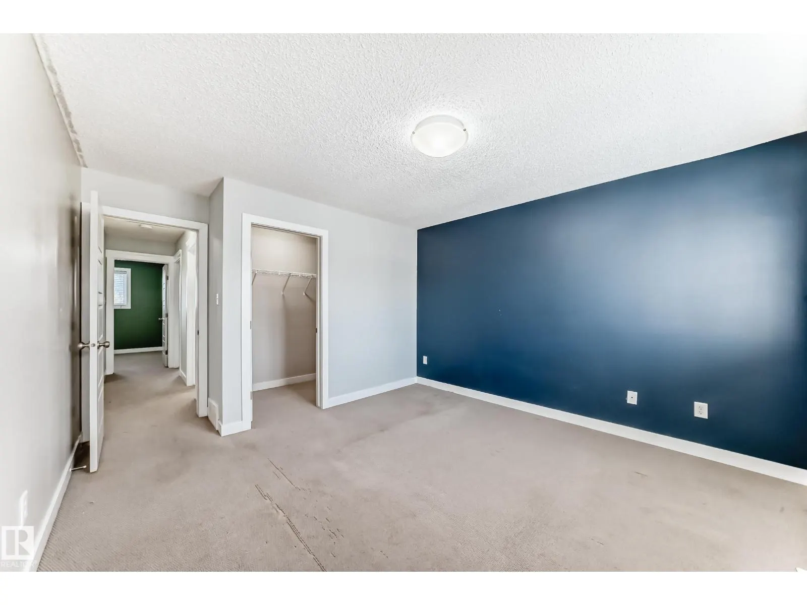 1611 52 ST SW