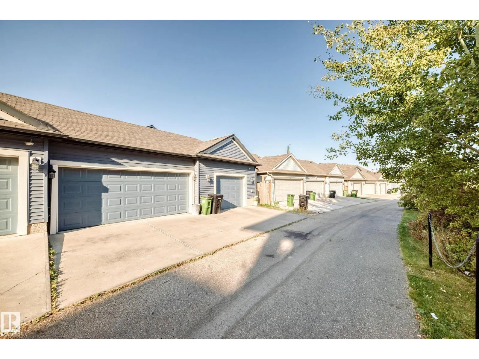 1611 52 ST SW