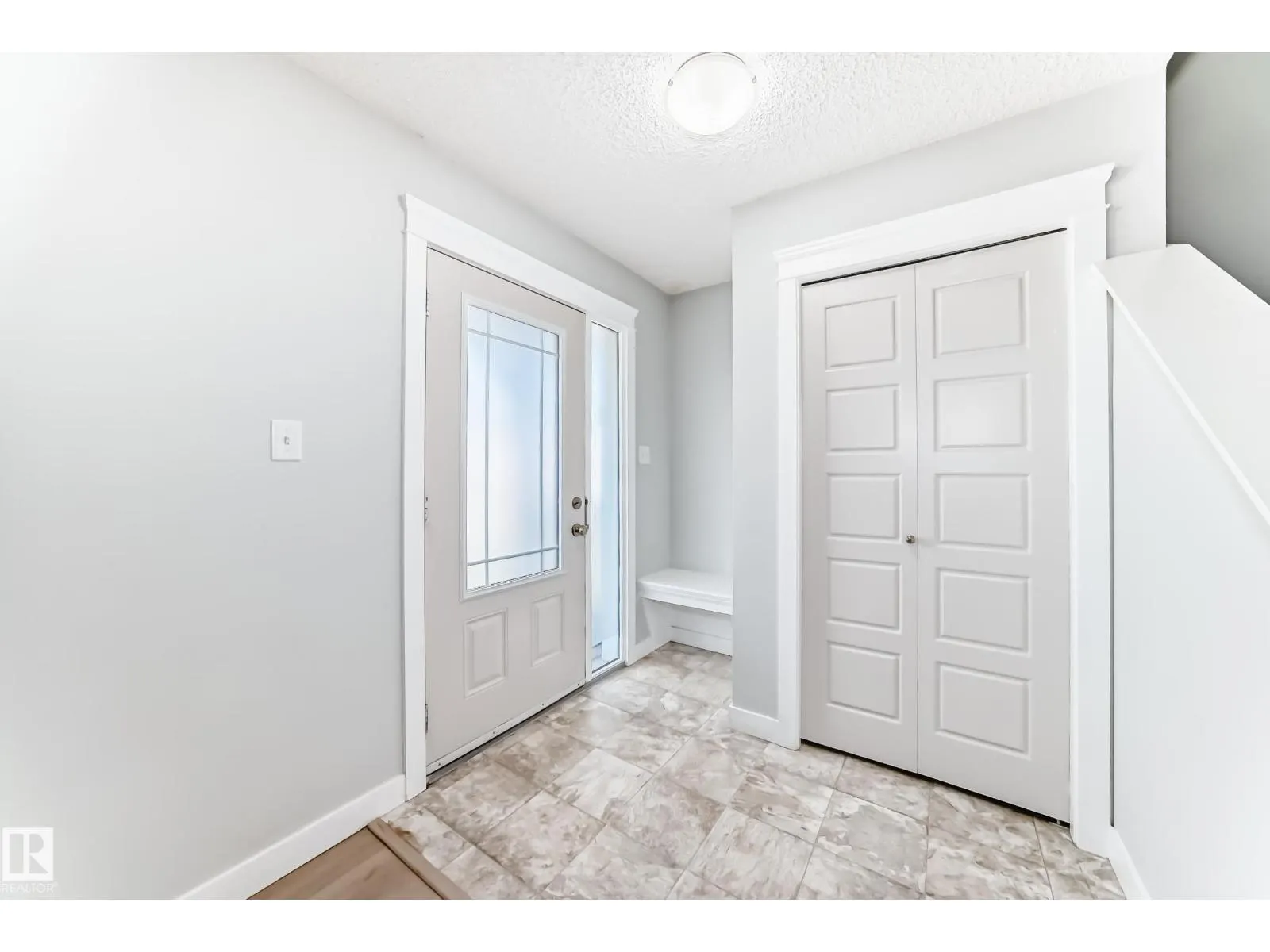 1611 52 ST SW