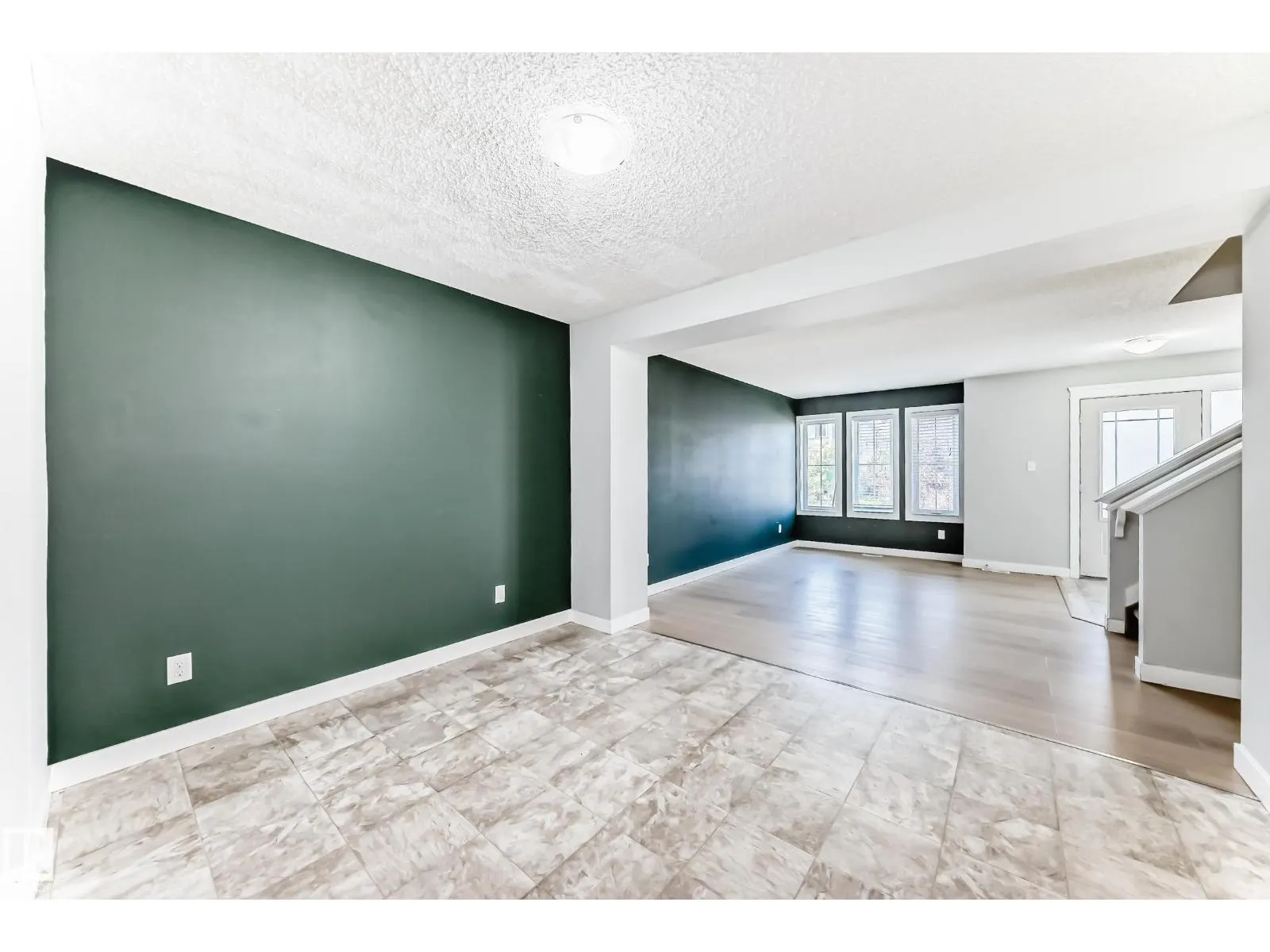 1611 52 ST SW