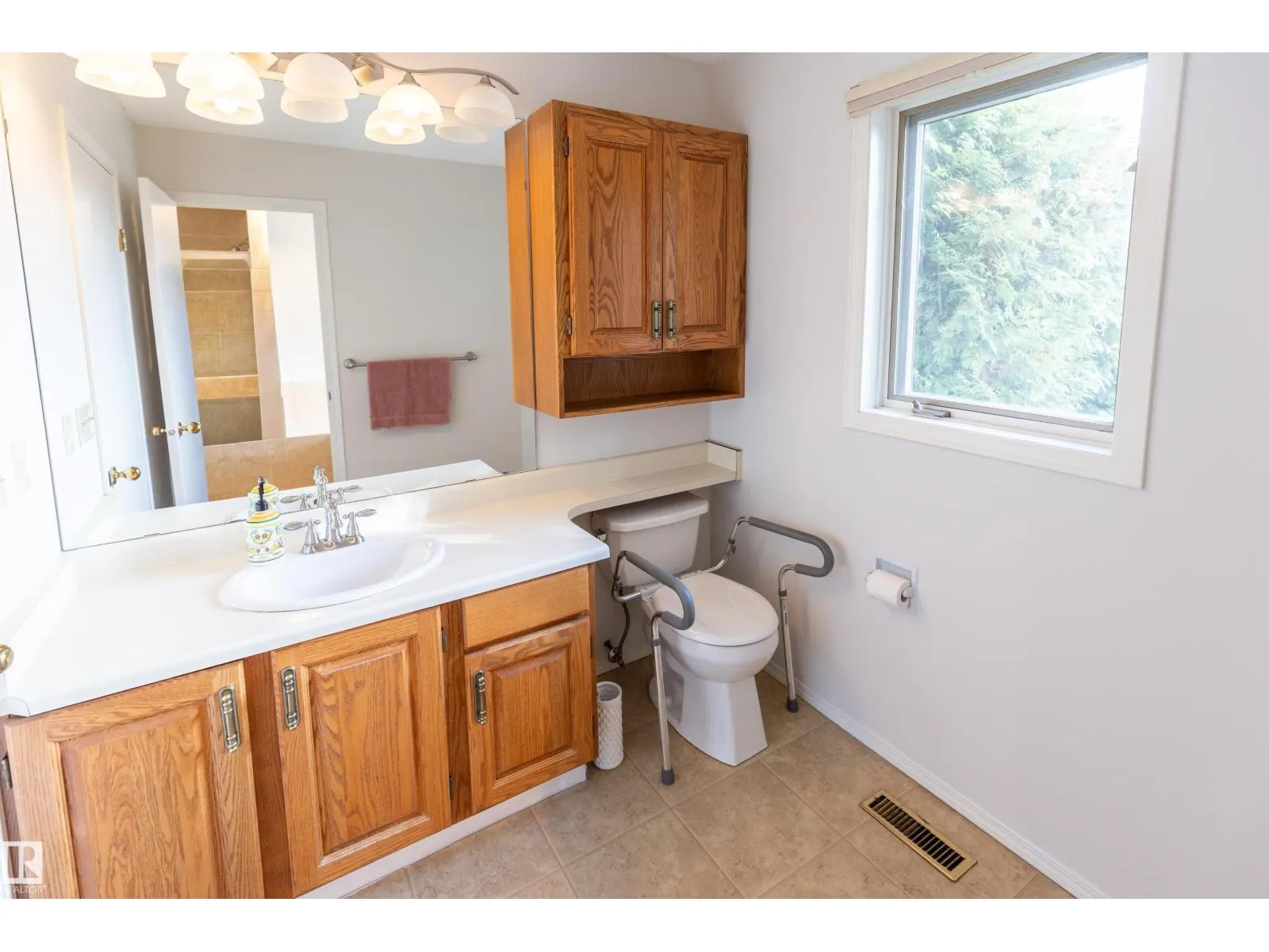 50 Hillside CR
