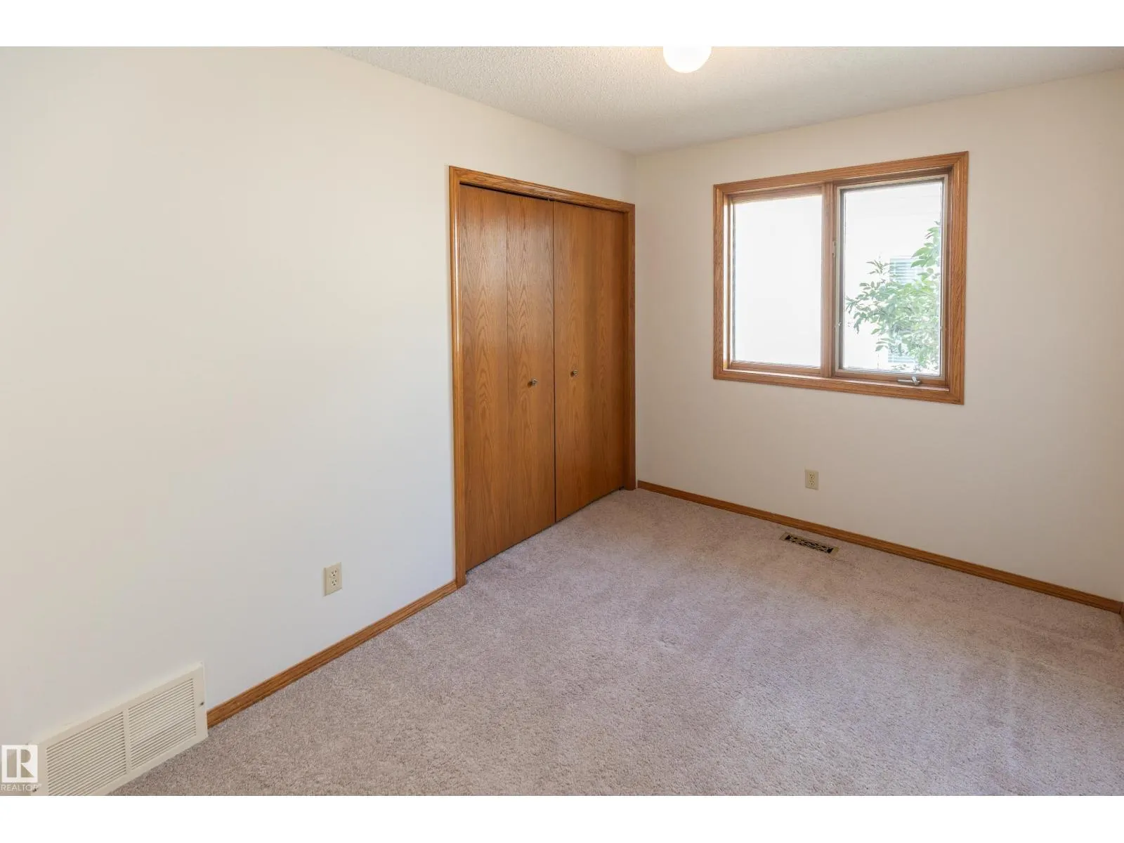 50 Hillside CR