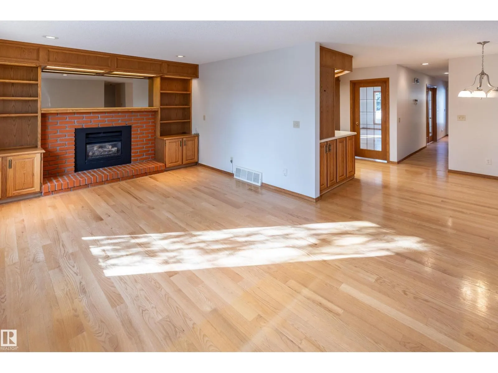 50 Hillside CR
