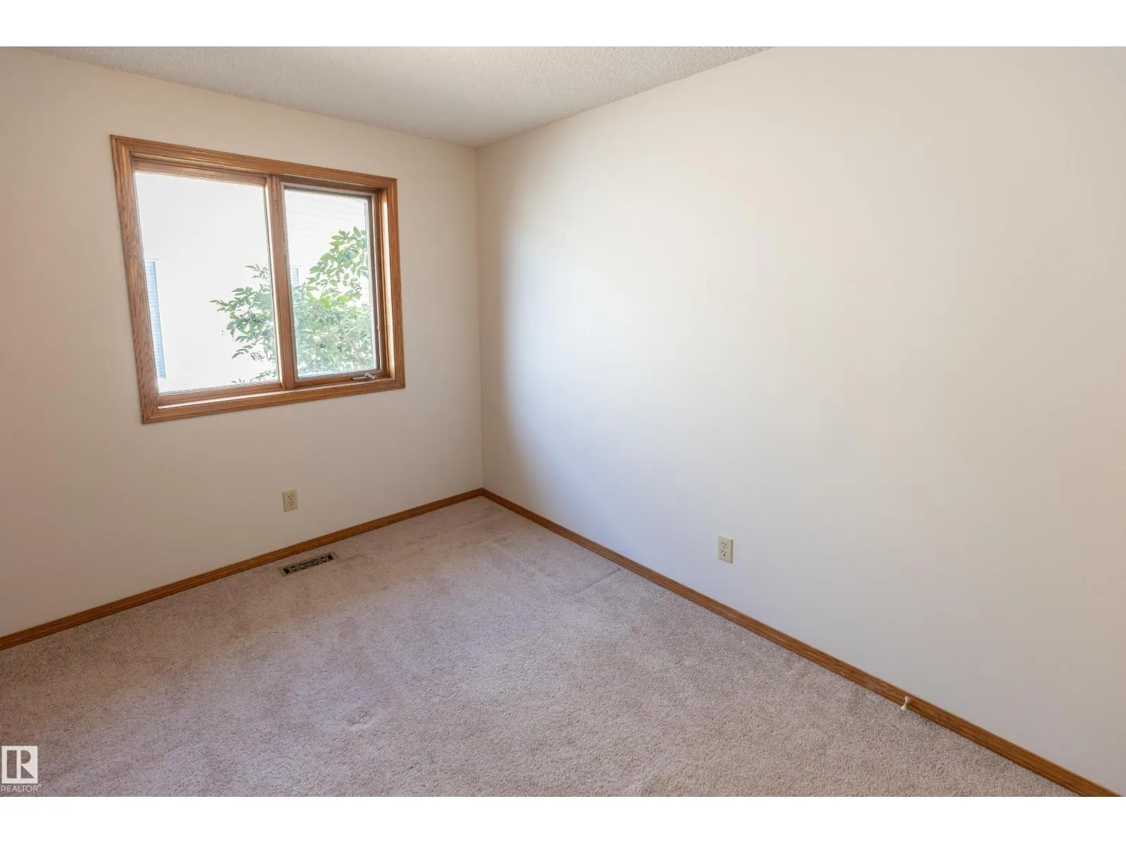 50 Hillside CR