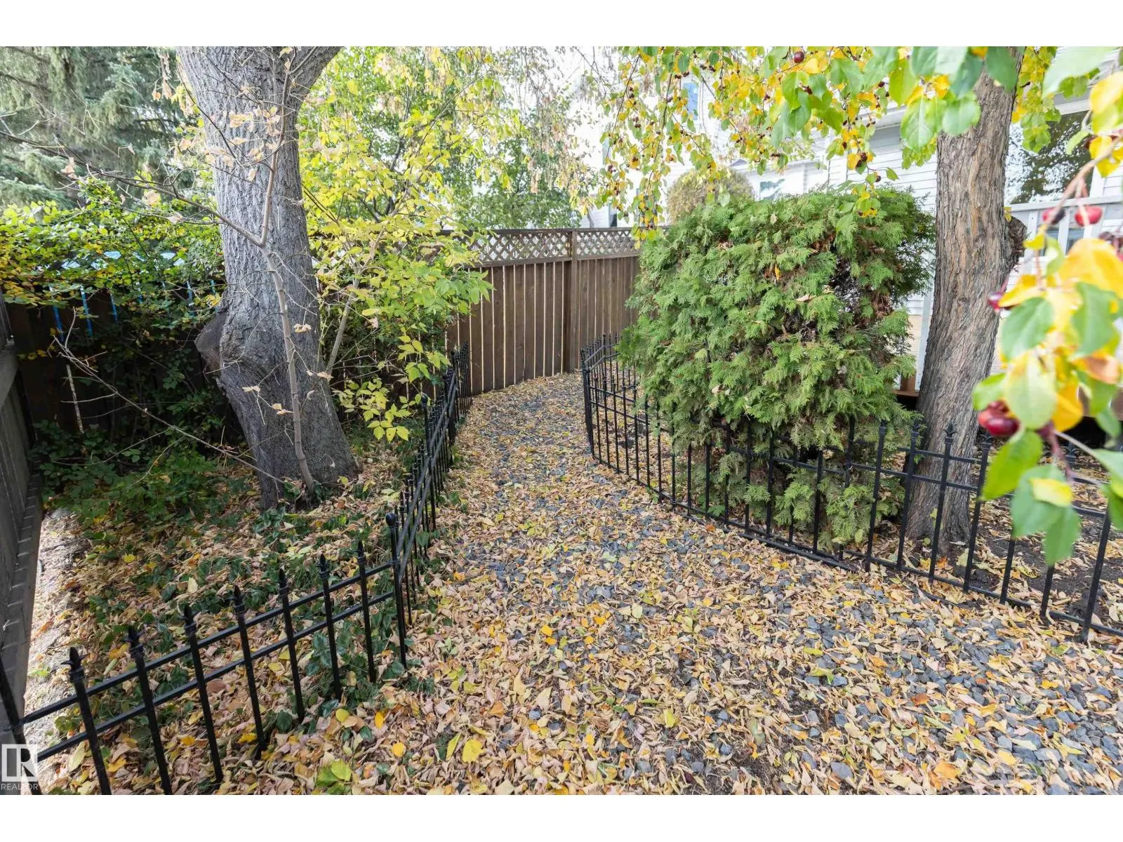 50 Hillside CR